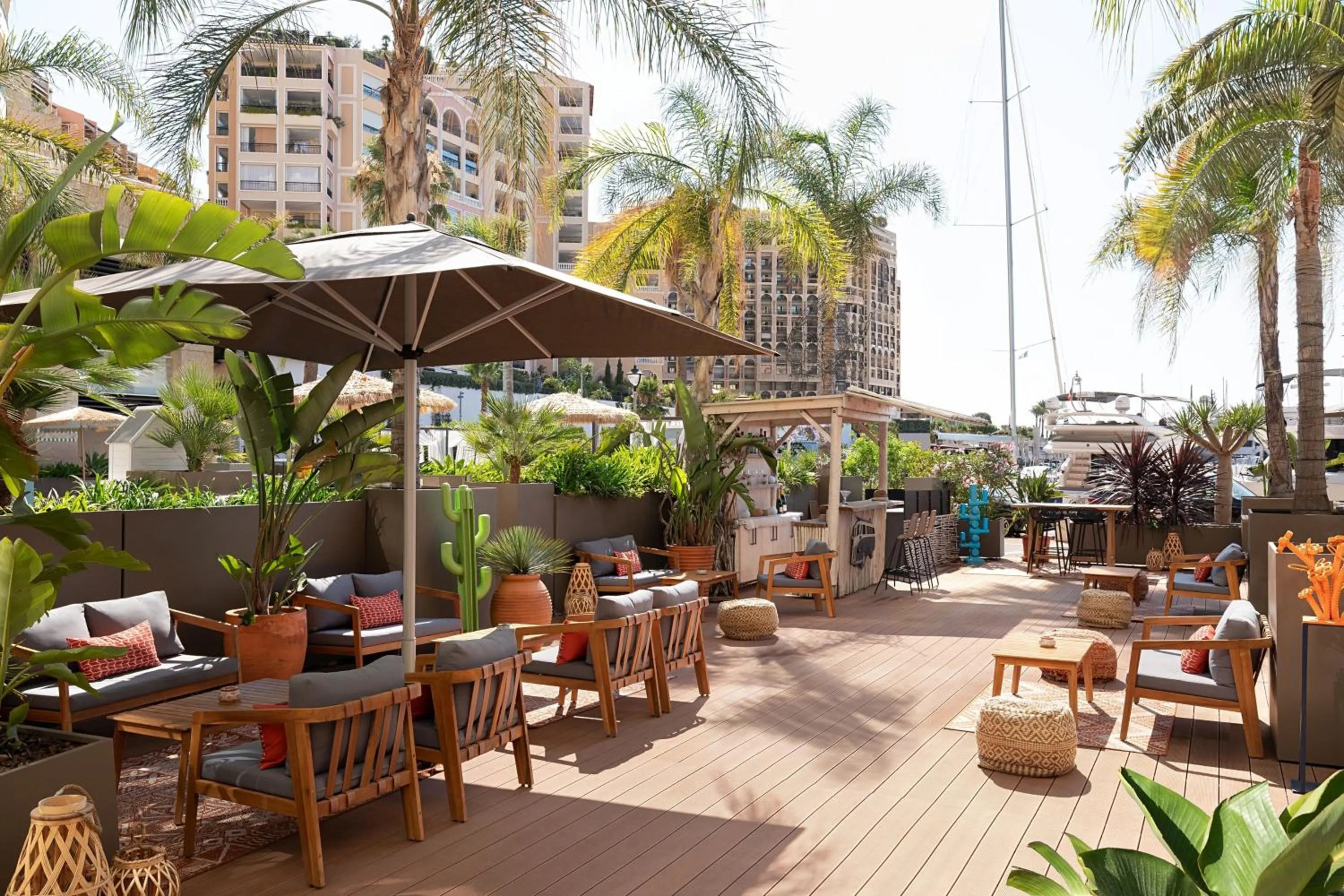 Restaurant/places to eat in Riviera Marriott Hotel La Porte De Monaco