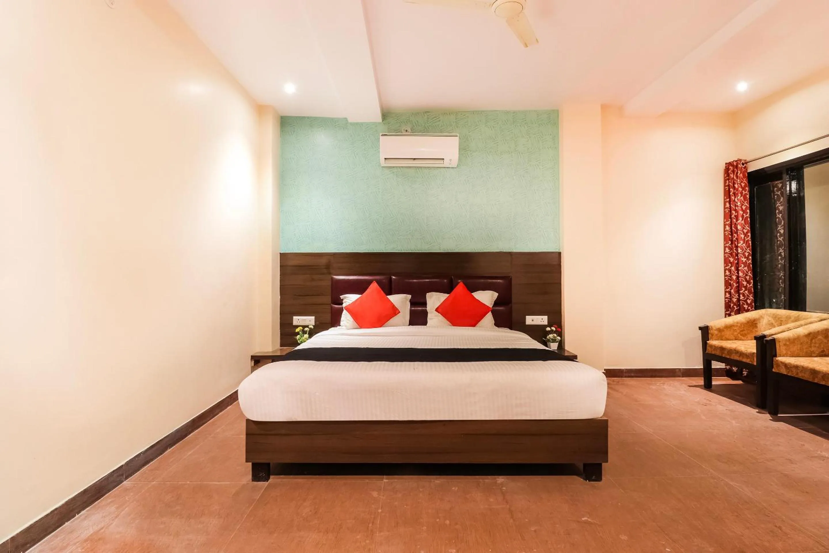 Bedroom, Bed in Collection O Gaytri Palace