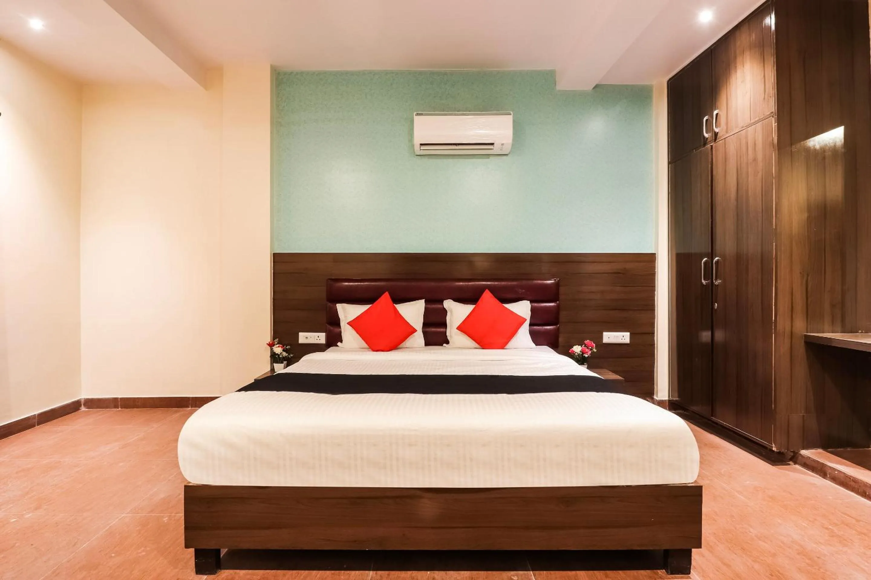 Bedroom, Bed in Collection O Gaytri Palace