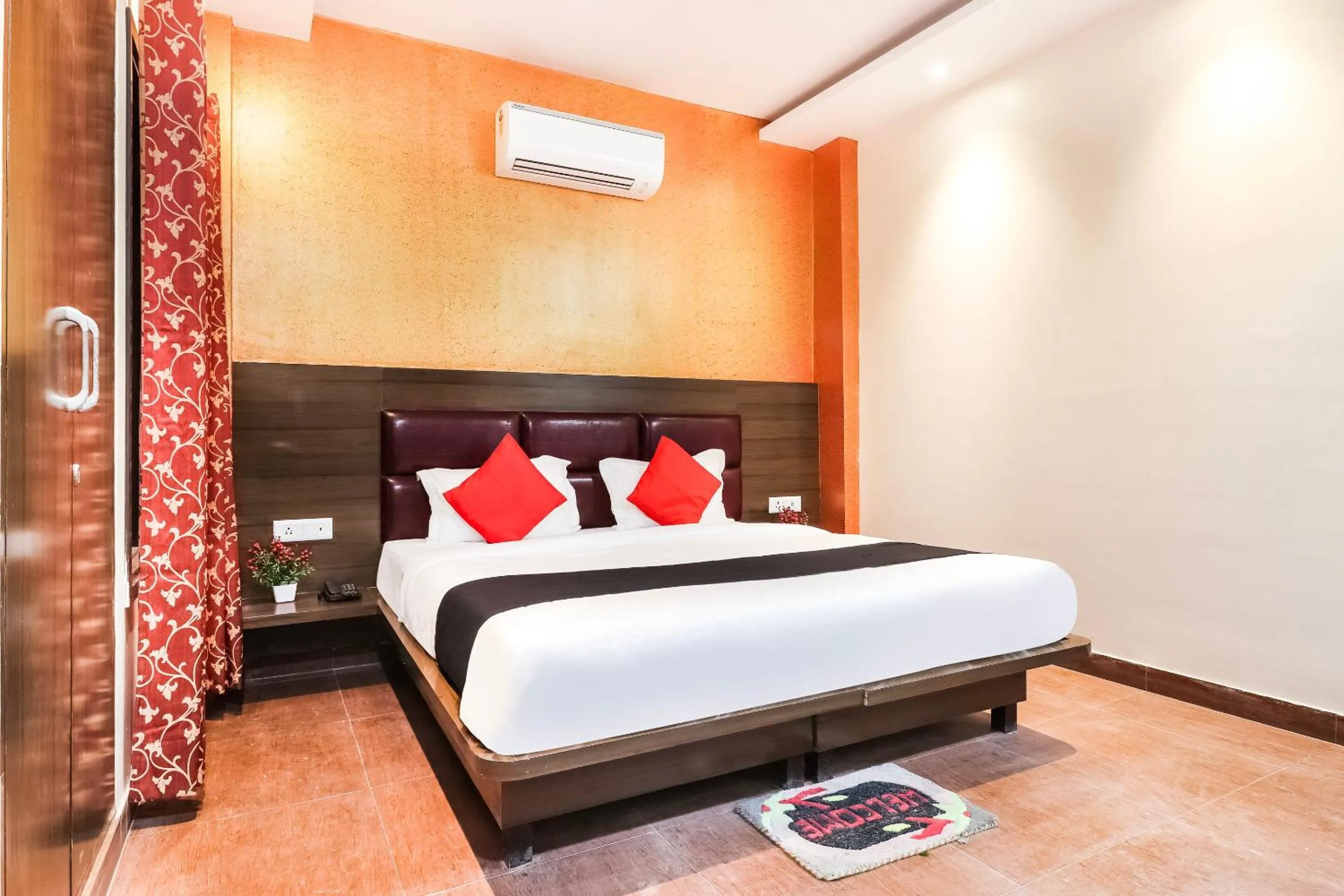 Bedroom, Bed in Collection O Gaytri Palace