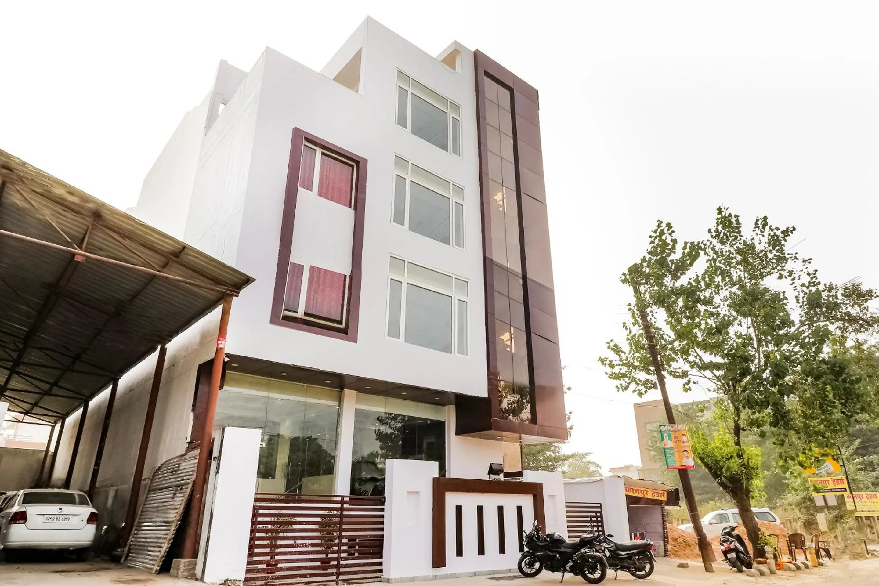 Facade/entrance in Collection O Gaytri Palace