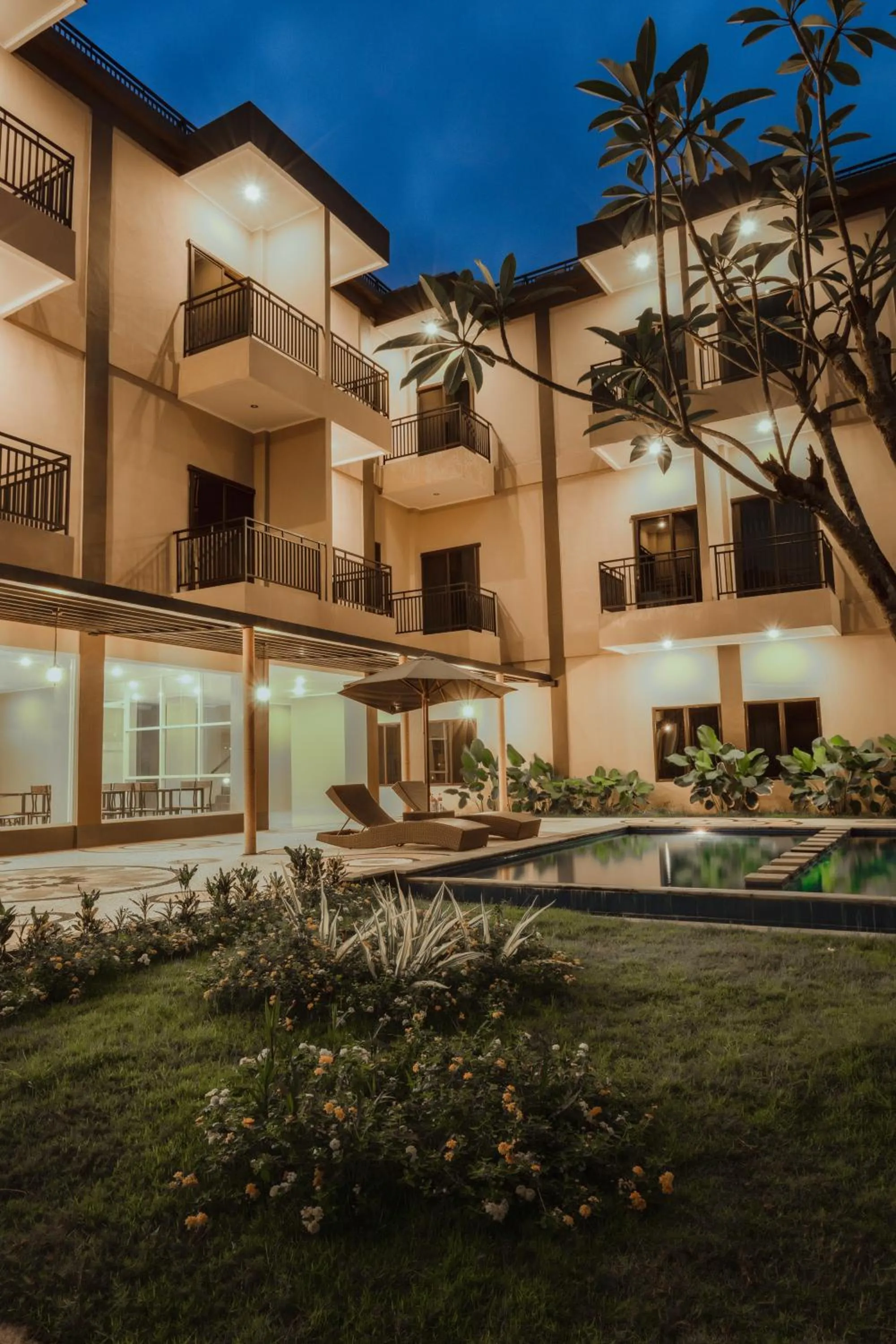 Restaurant/places to eat in panfila hotel