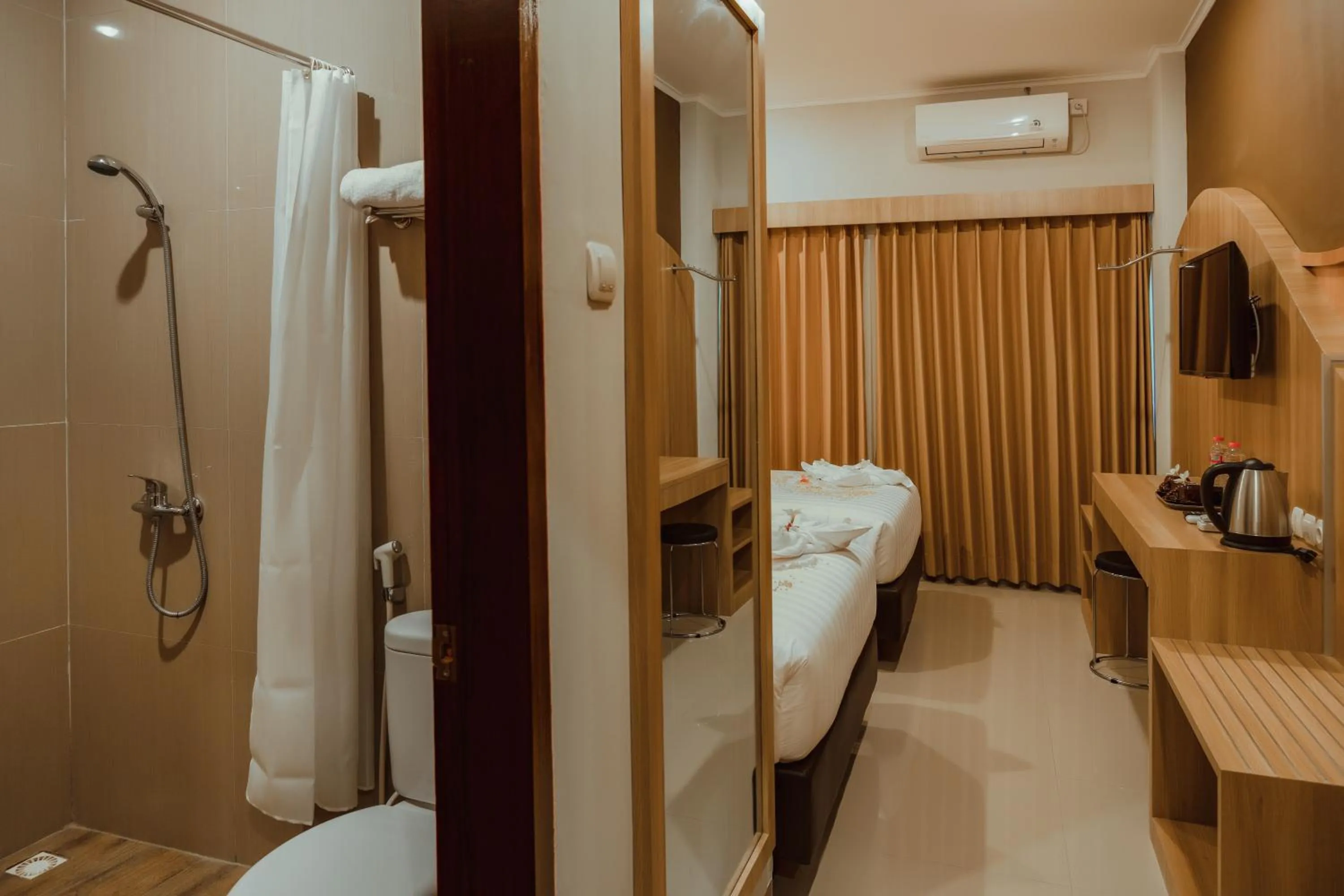 Bathroom, Bed in panfila hotel