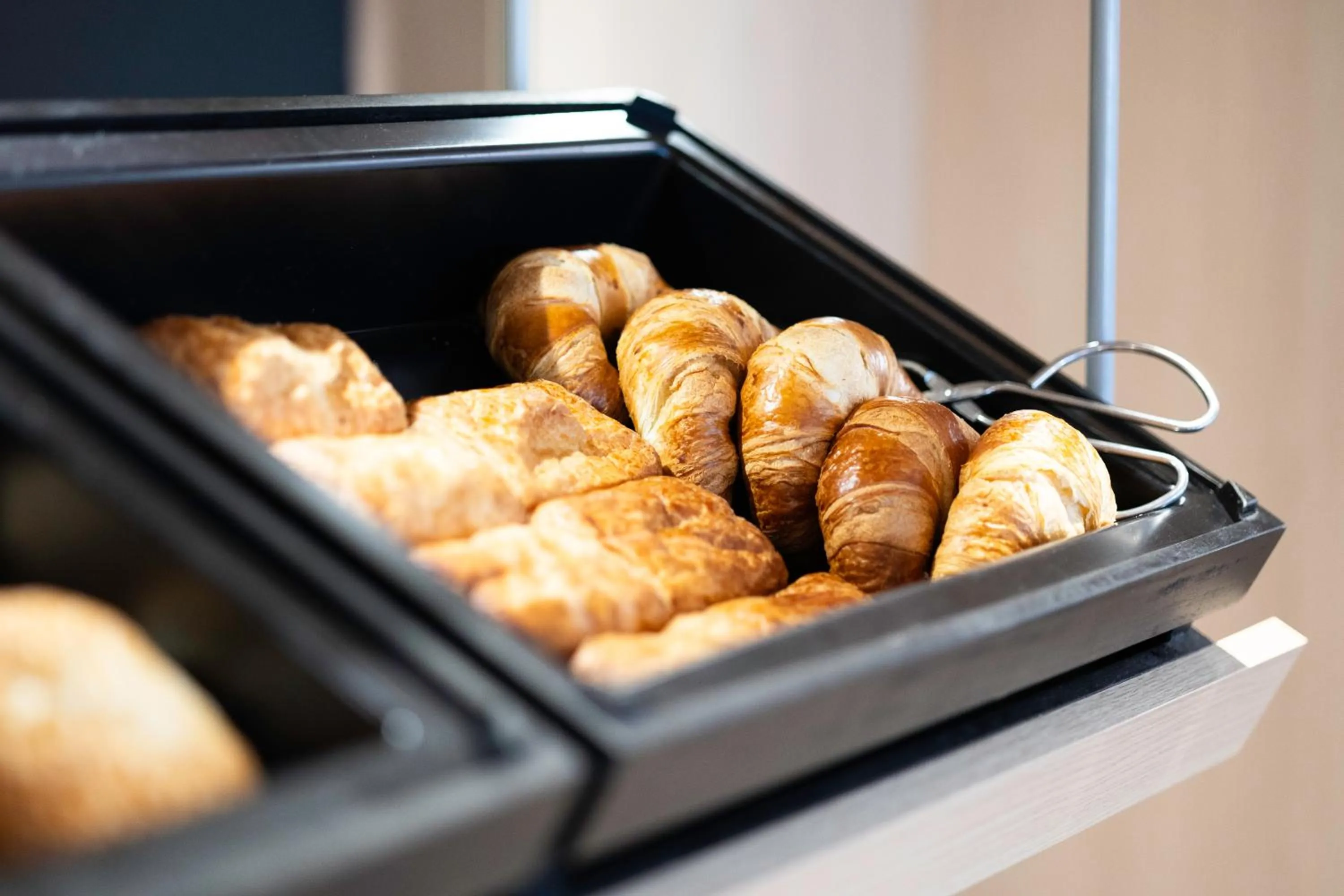 Breakfast in B&B HOTEL Liège Rocourt