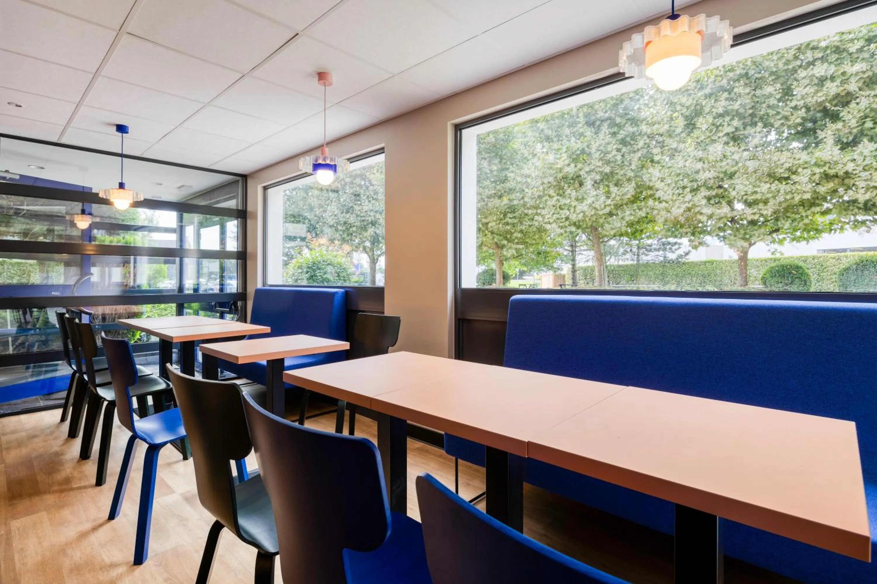 Breakfast in B&B HOTEL Liège Rocourt