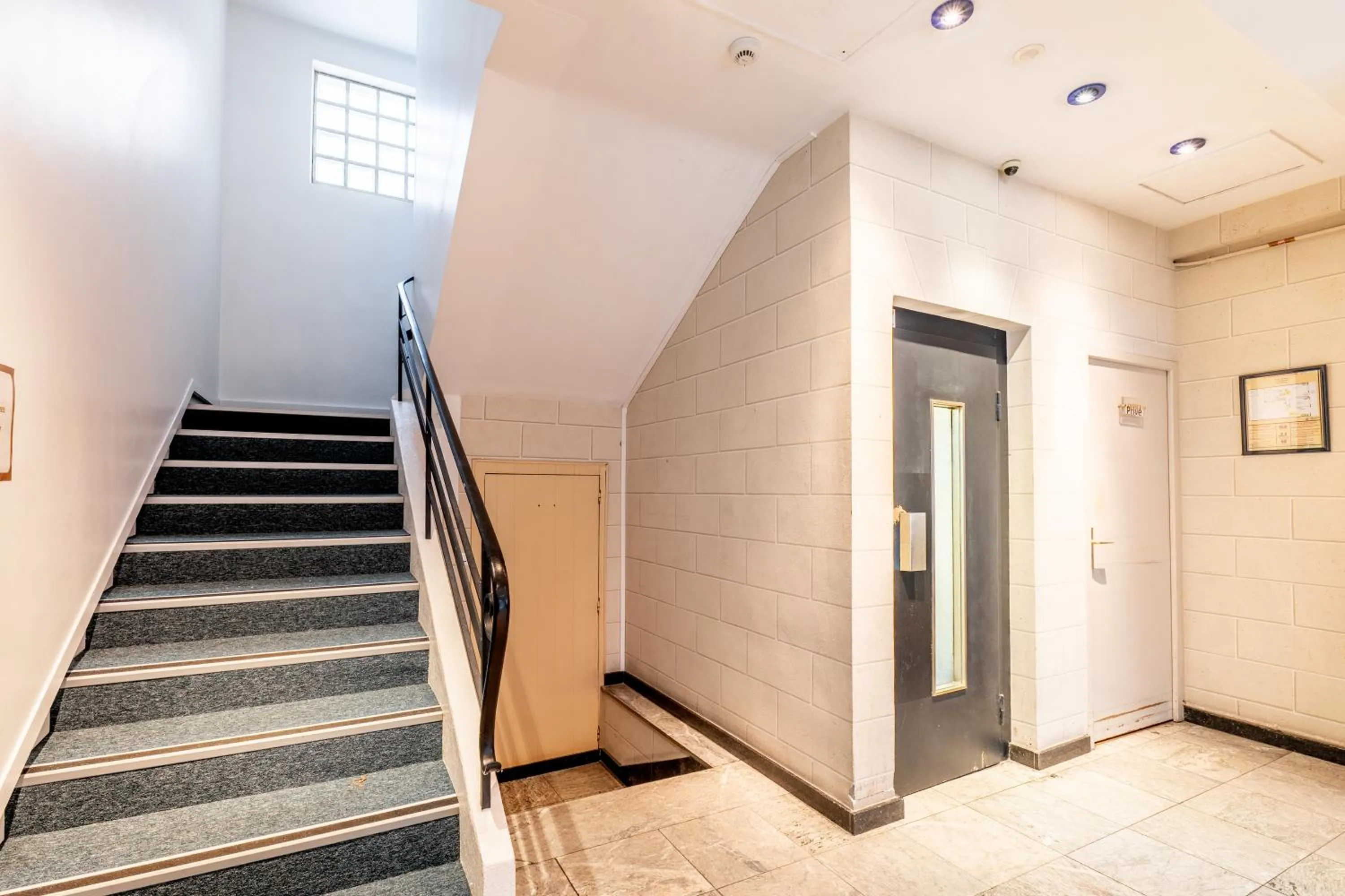 Property building in Hôtel Astoria