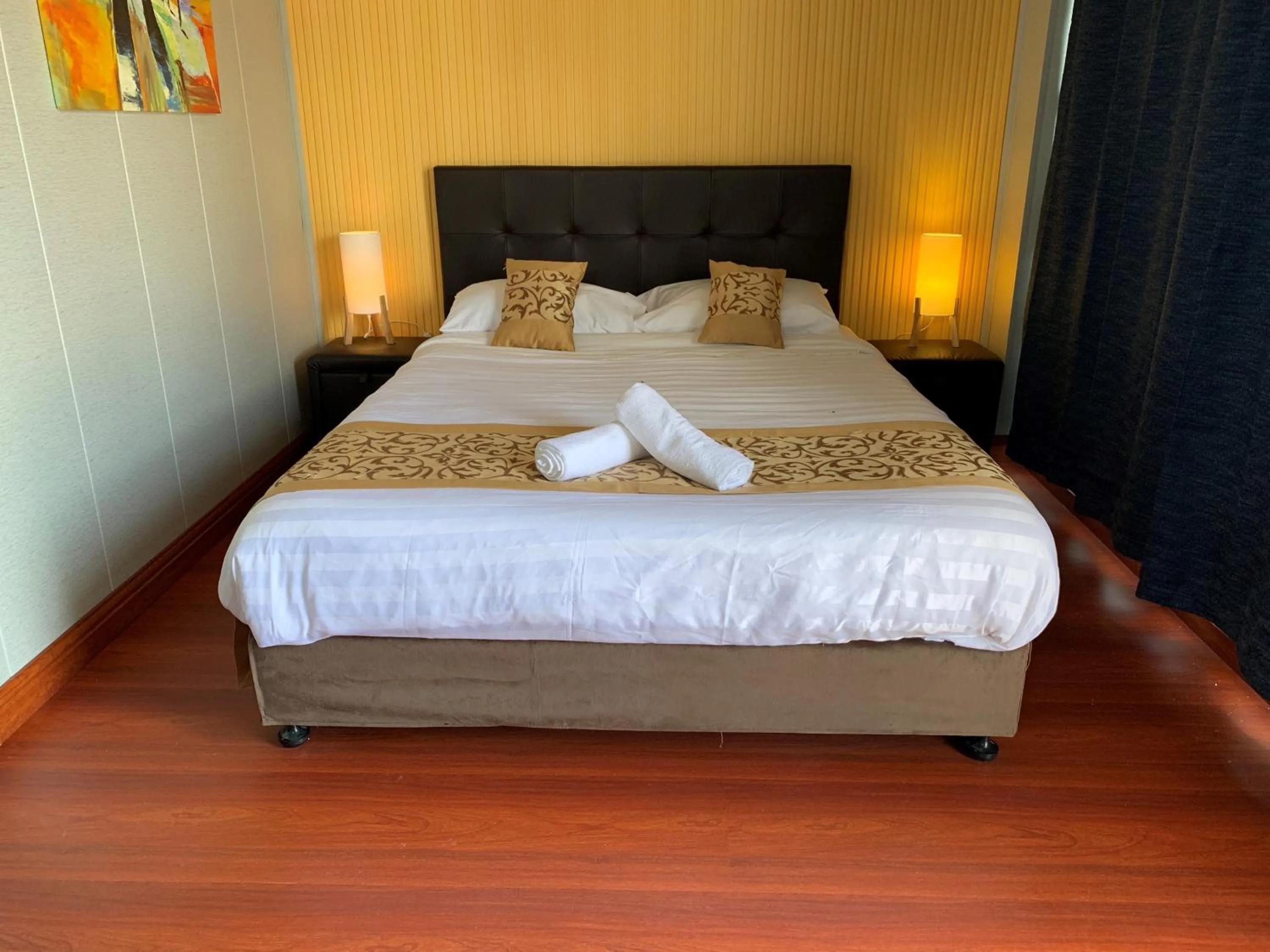 Photo of the whole room, Bed in Albion Motel Finley