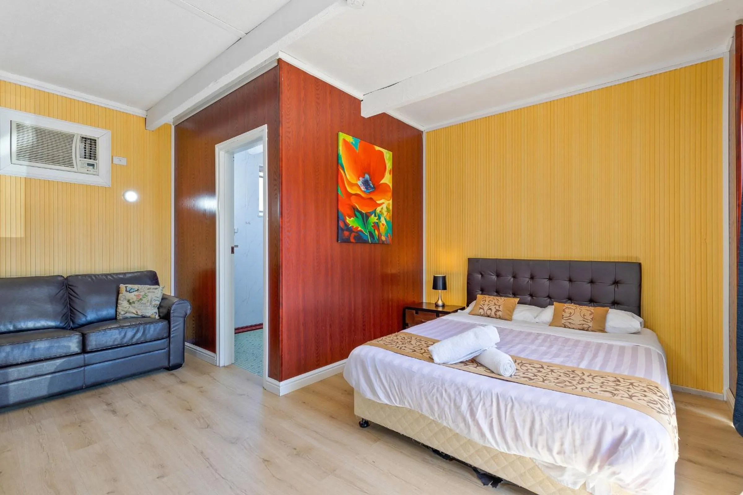 Bed in Albion Motel Finley