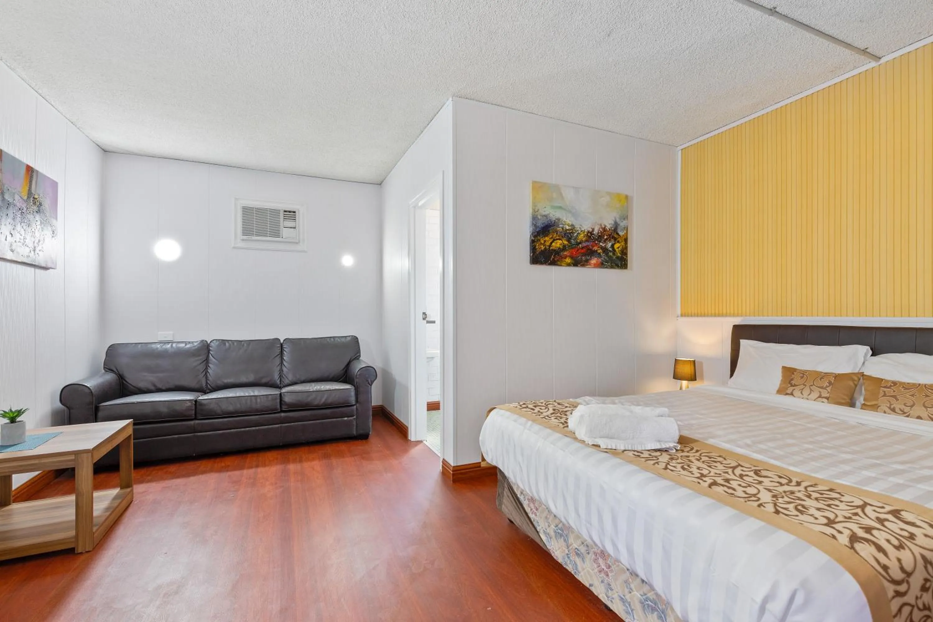 Bed in Albion Motel Finley