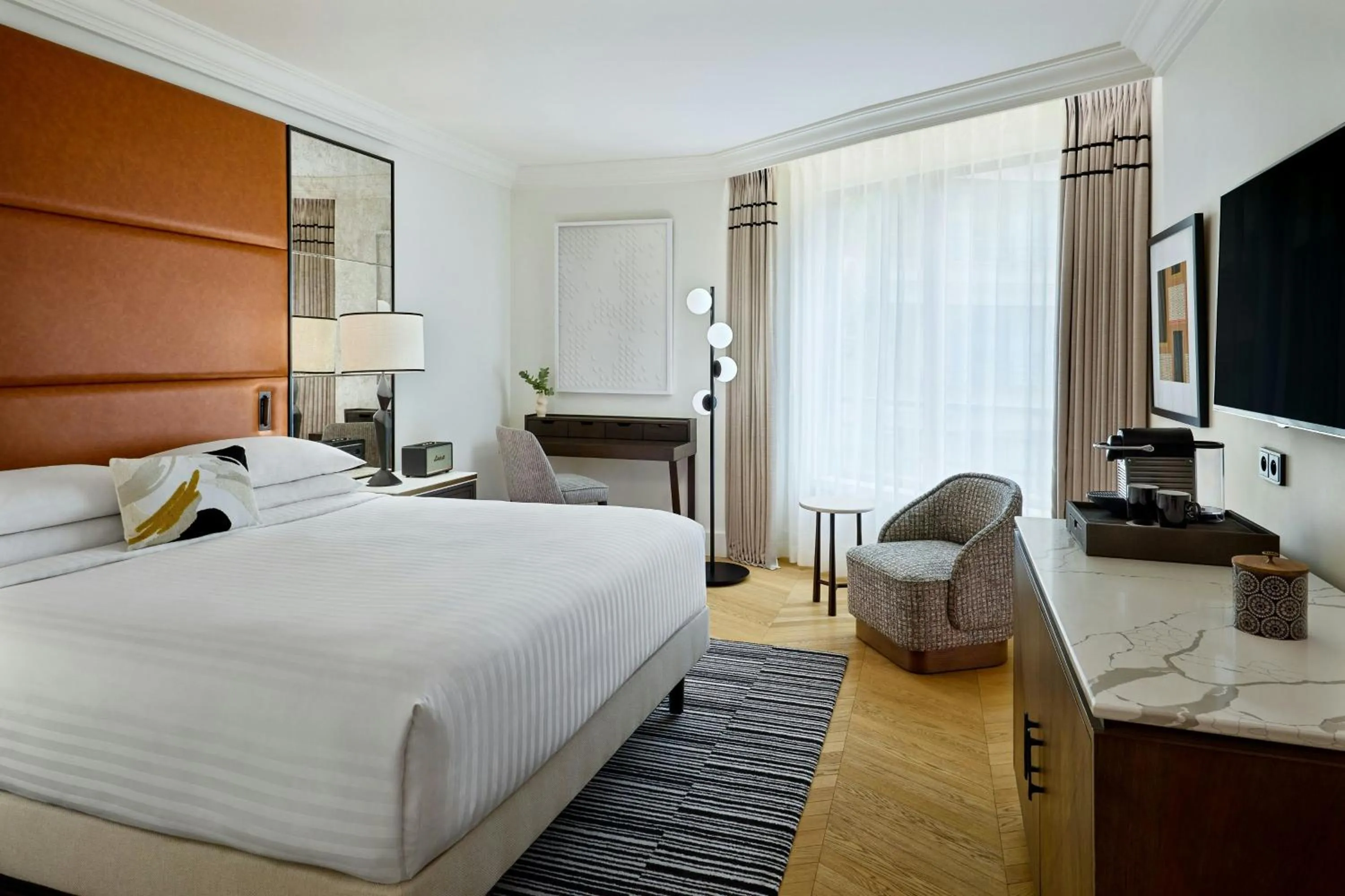 Photo of the whole room, Bed in Paris Marriott Champs Elysees Hotel