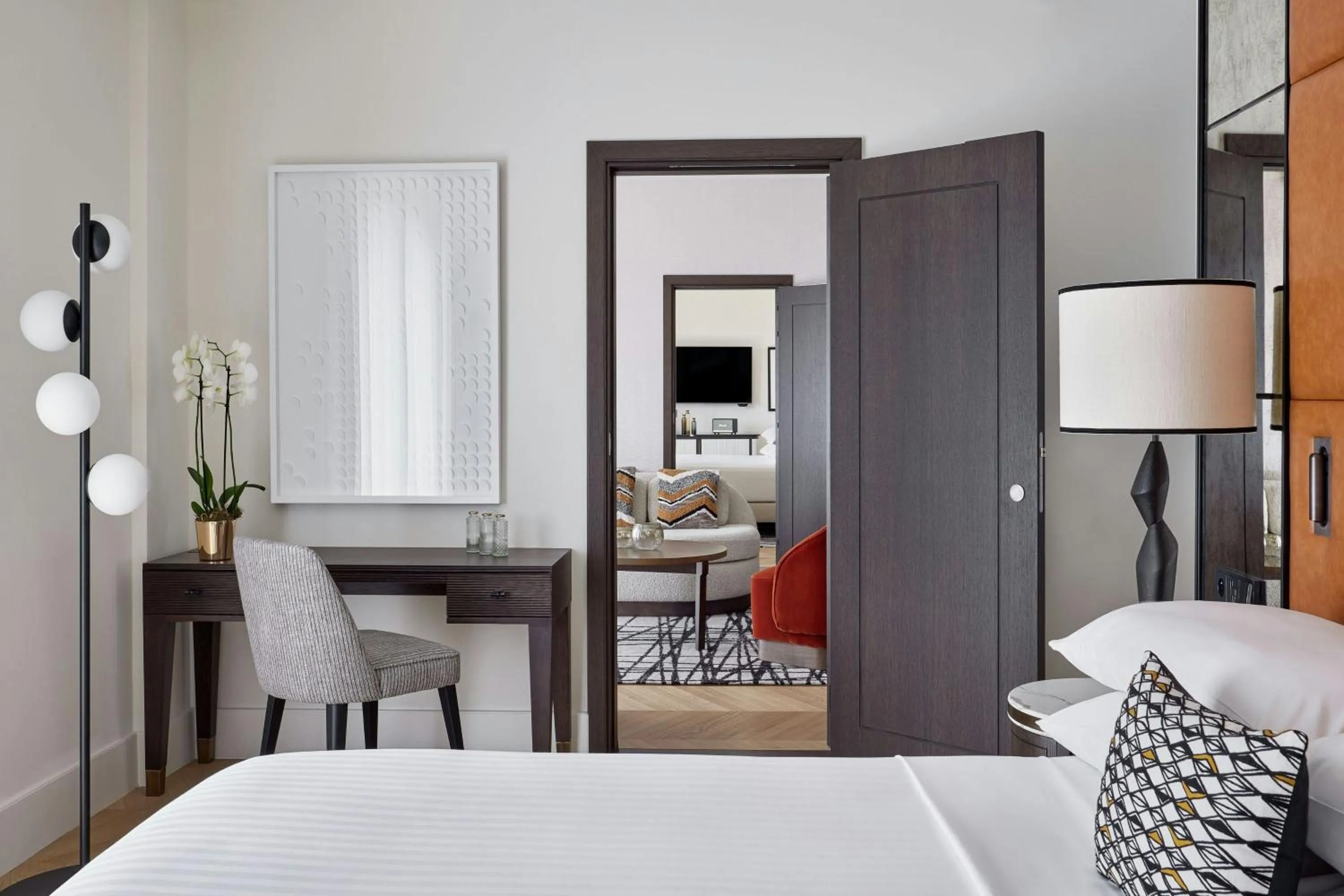 Photo of the whole room, Bed in Paris Marriott Champs Elysees Hotel