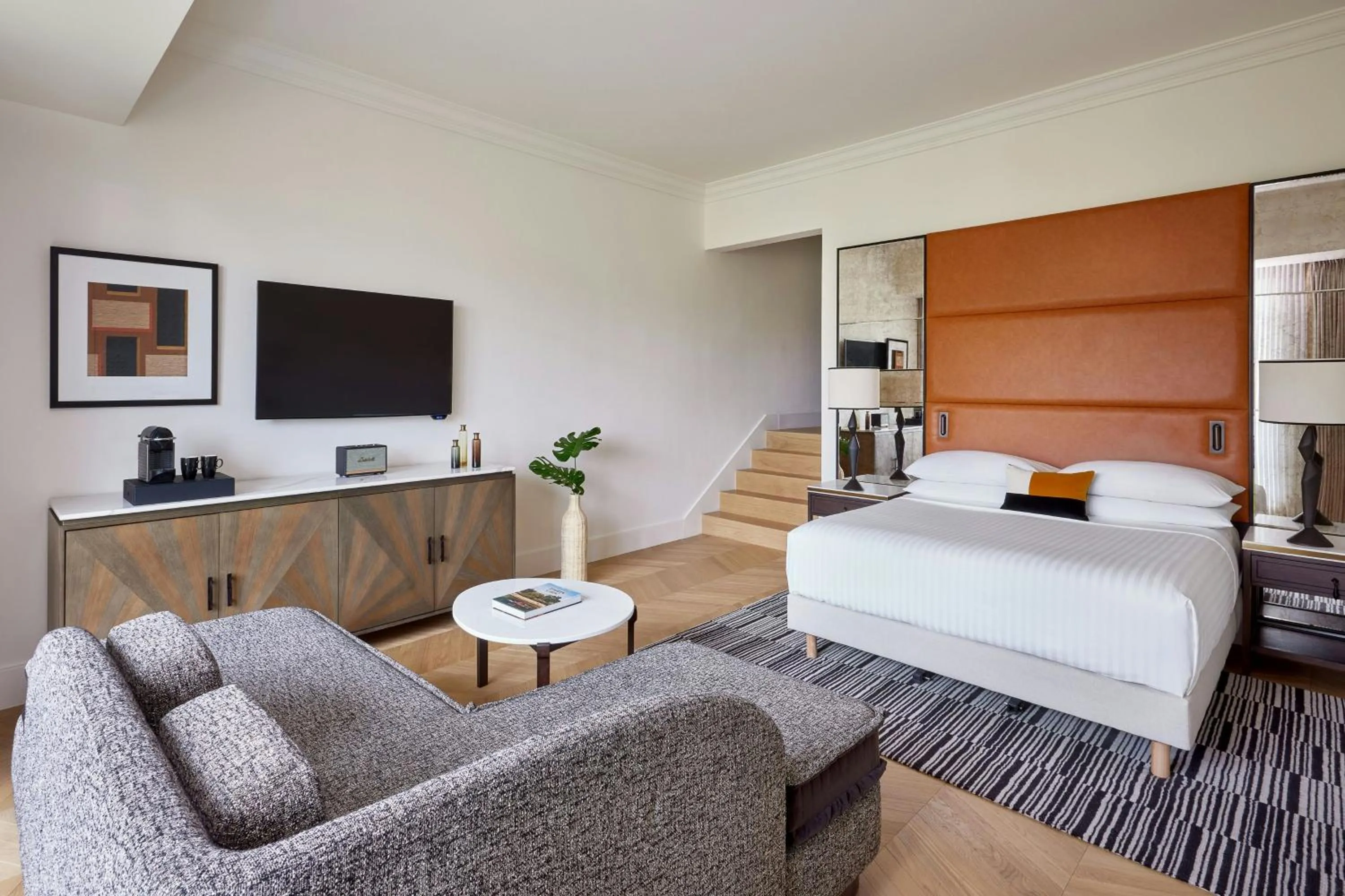 Photo of the whole room, Bed in Paris Marriott Champs Elysees Hotel