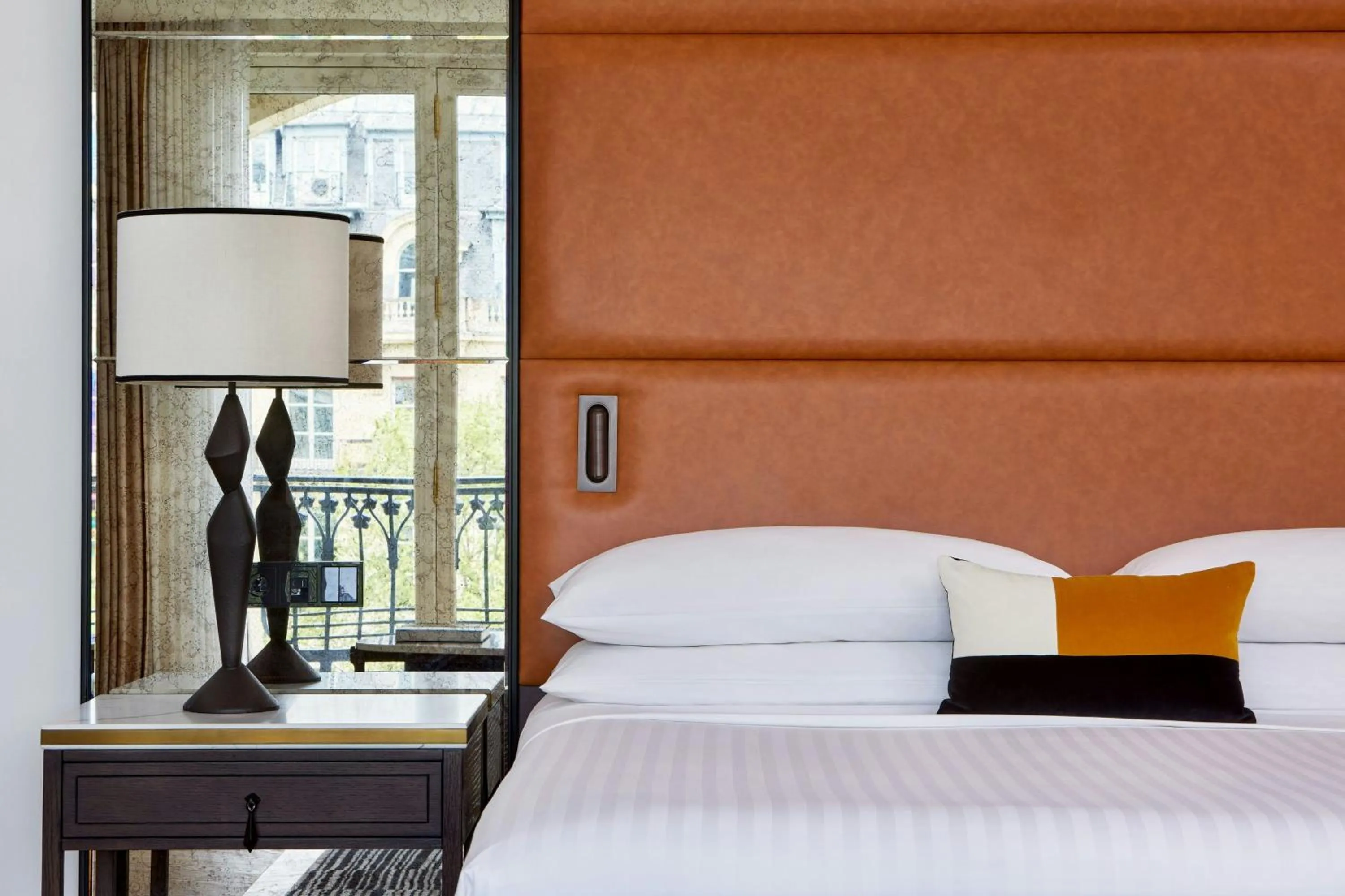 Photo of the whole room, Bed in Paris Marriott Champs Elysees Hotel