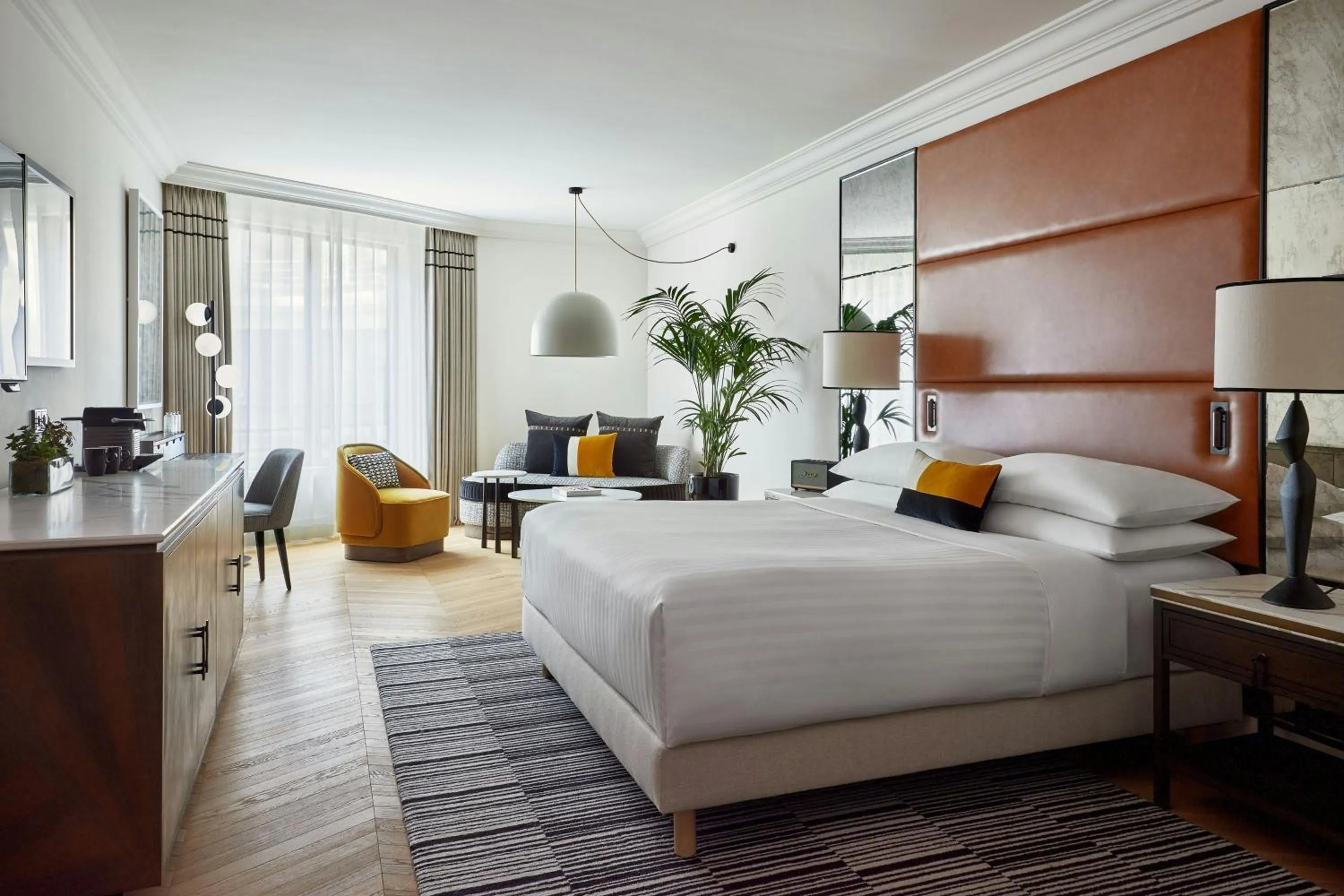 Photo of the whole room, Bed in Paris Marriott Champs Elysees Hotel