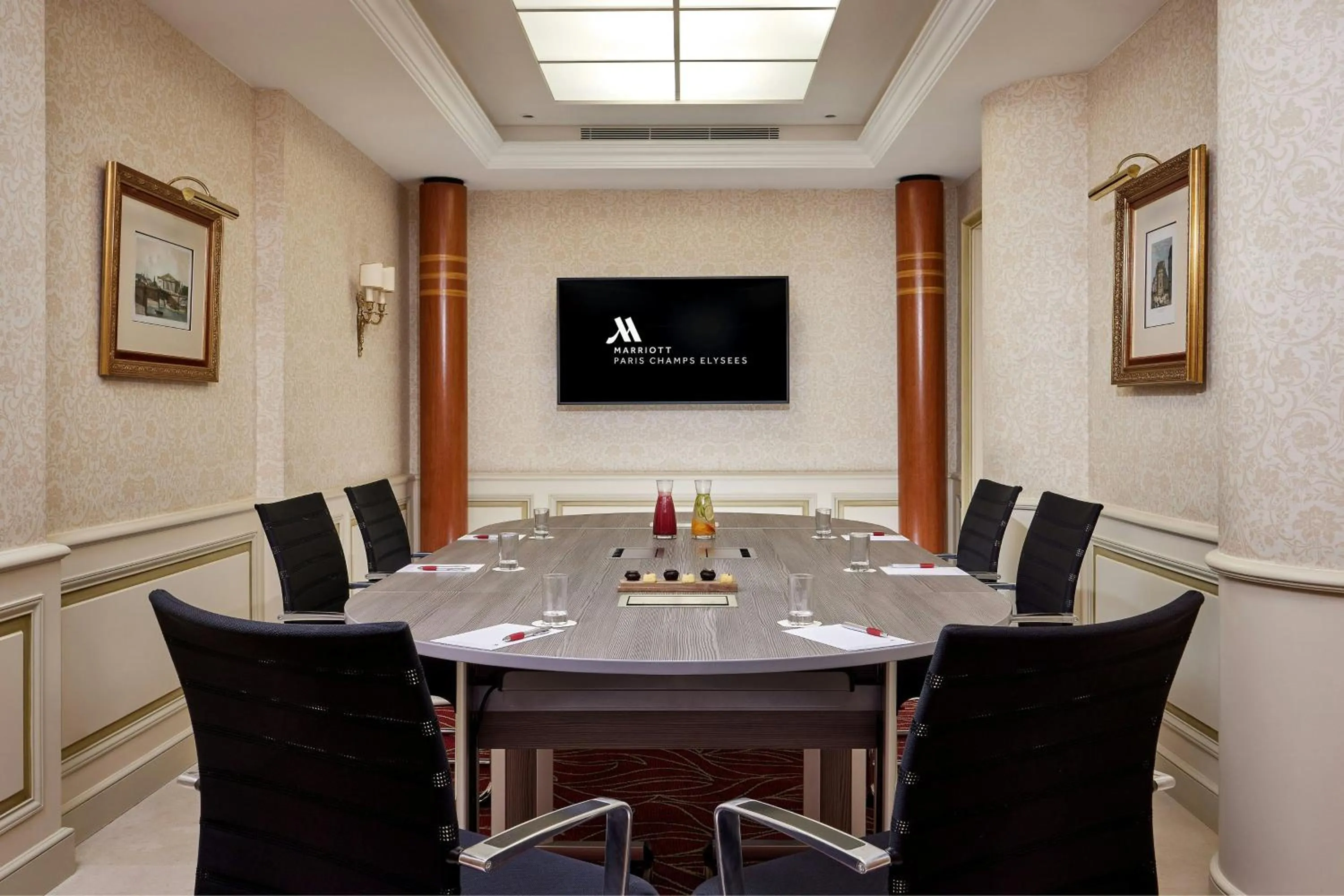 Meeting/conference room in Paris Marriott Champs Elysees Hotel