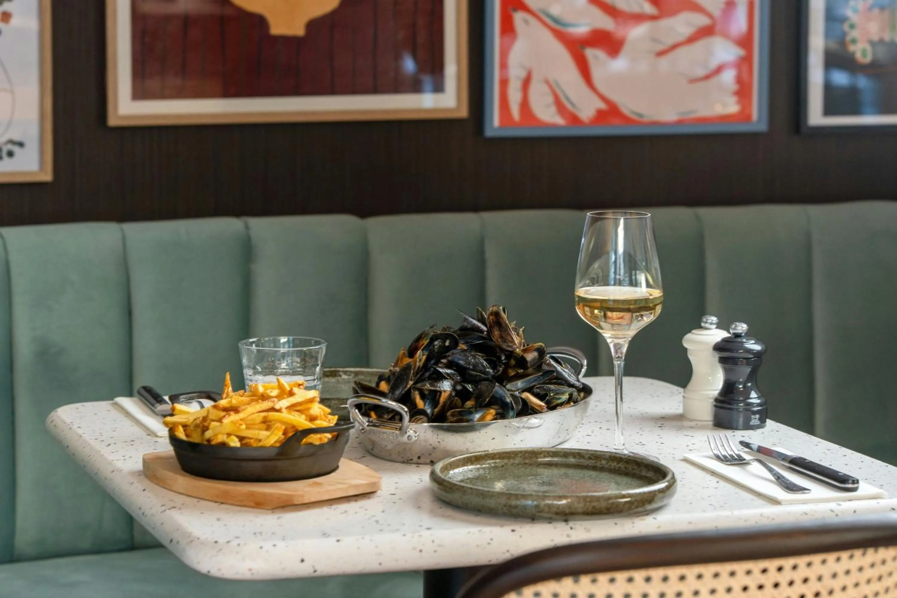 Restaurant/places to eat in Paris Marriott Rive Gauche Hotel & Conference Center