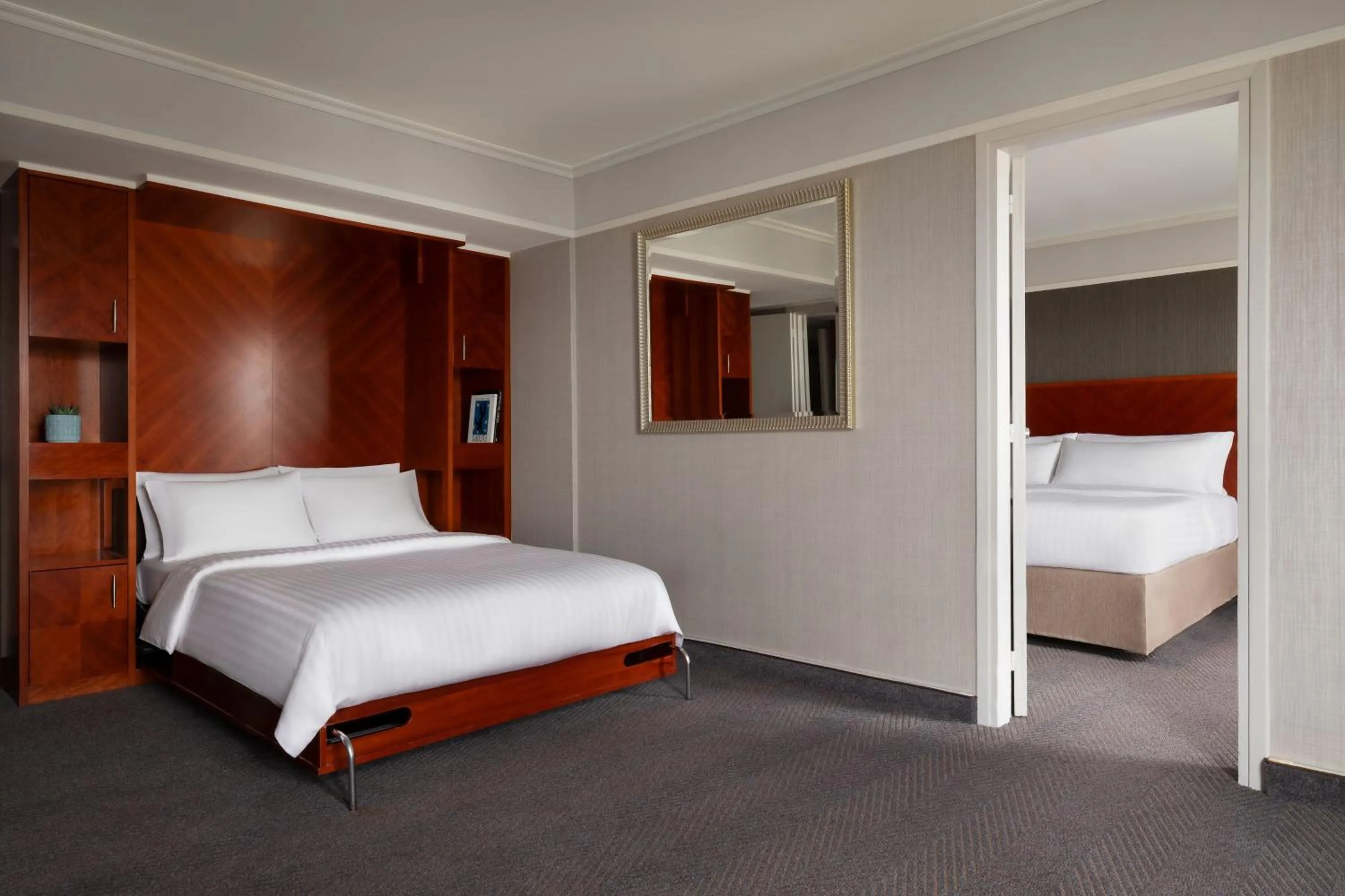 Bedroom, Bed in Paris Marriott Rive Gauche Hotel & Conference Center