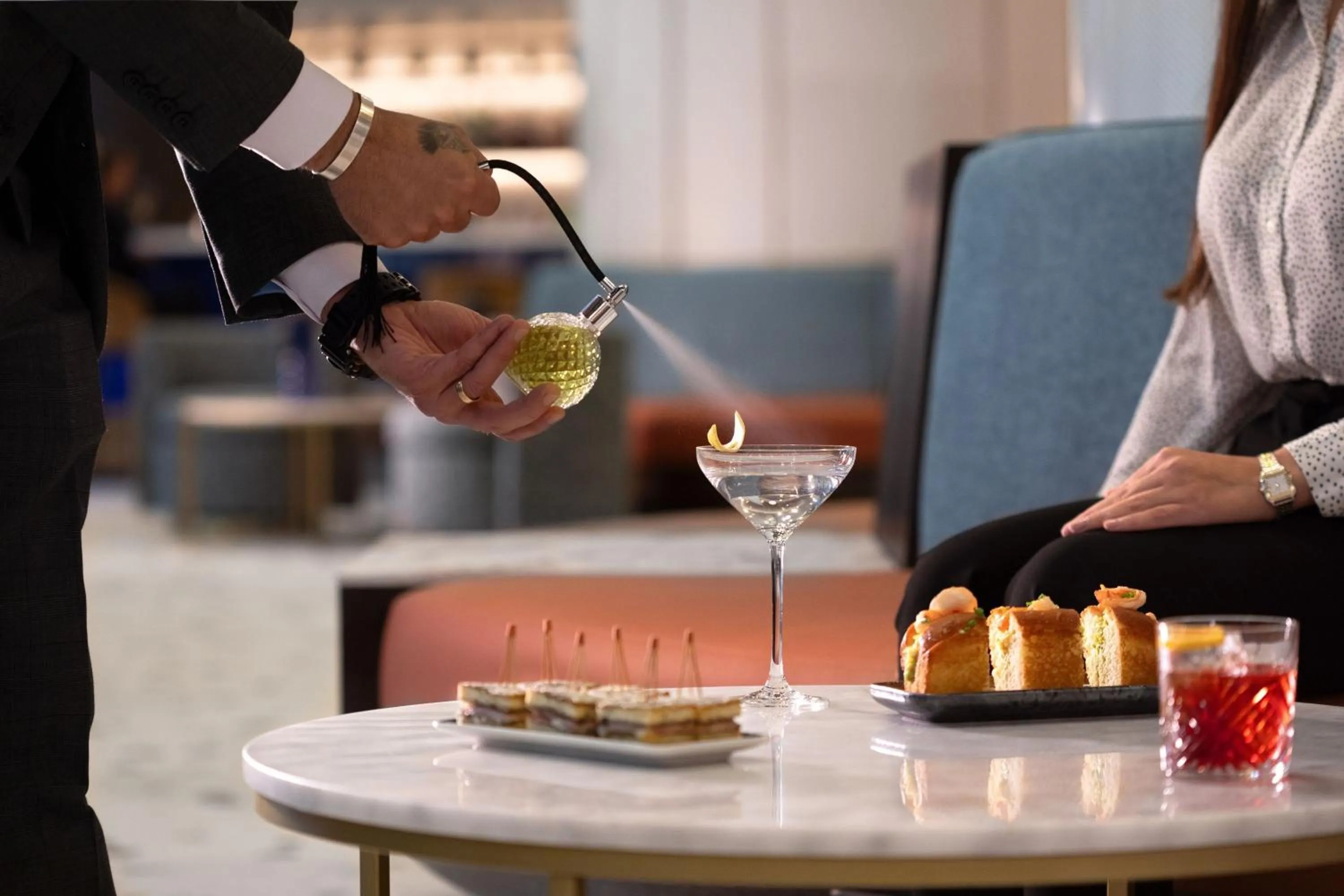 Lounge or bar in Paris Marriott Rive Gauche Hotel & Conference Center