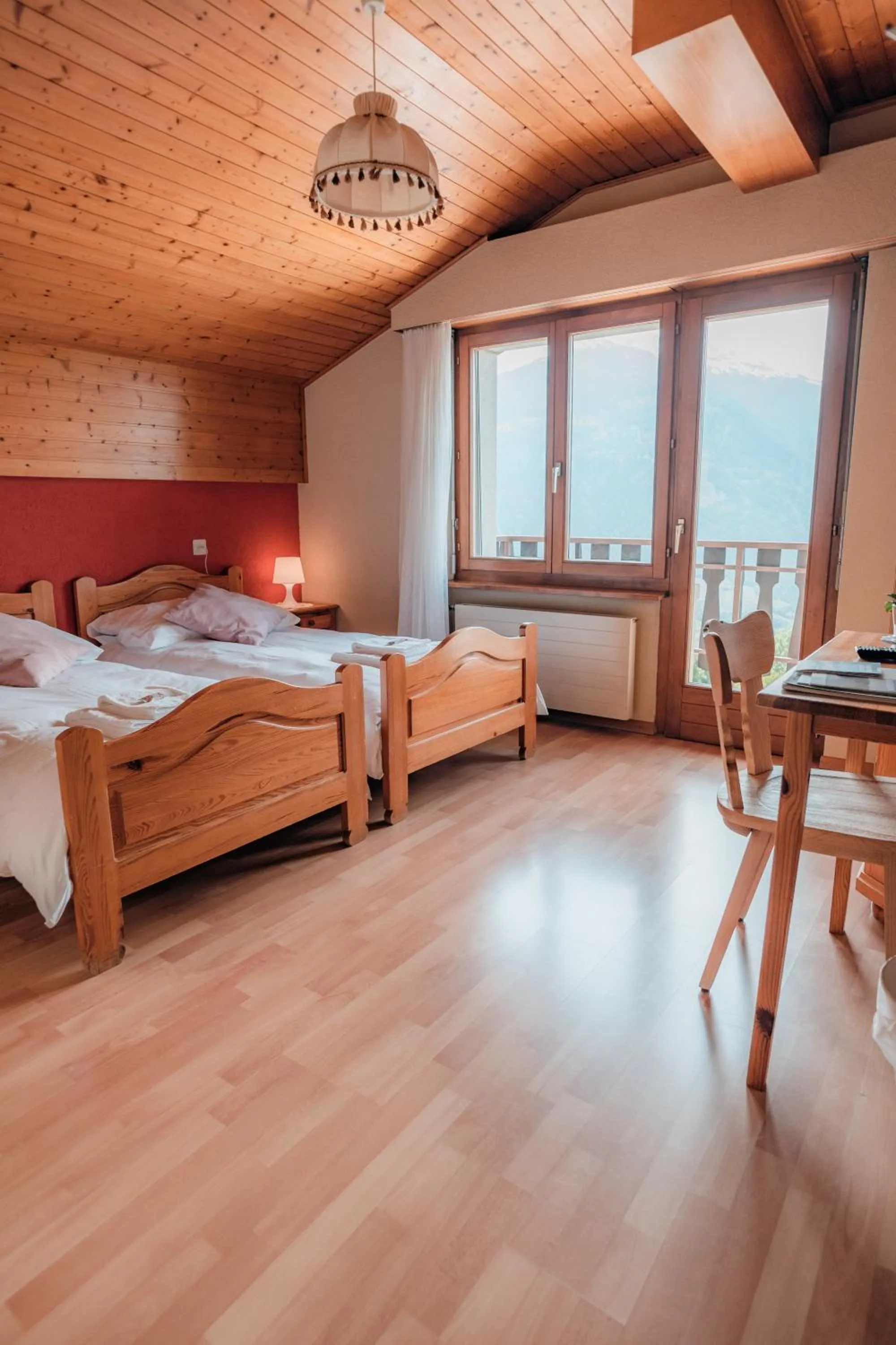 Photo of the whole room, Bed in Relais Fleuri