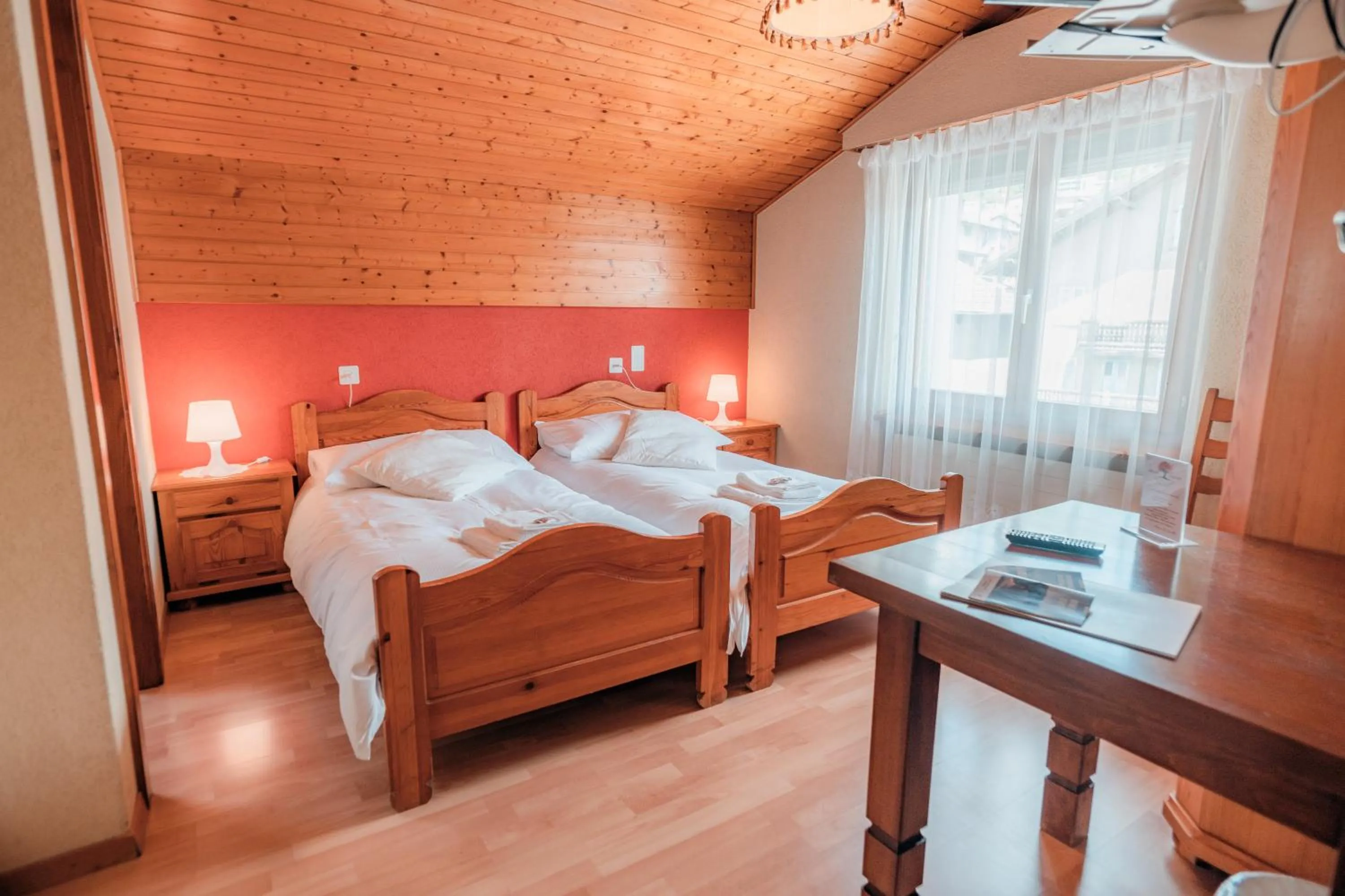 Photo of the whole room, Bed in Relais Fleuri