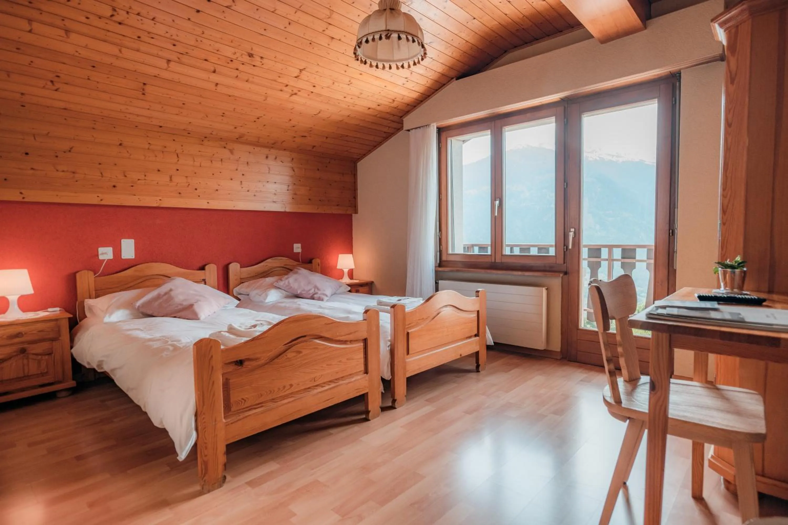 Photo of the whole room, Bed in Relais Fleuri