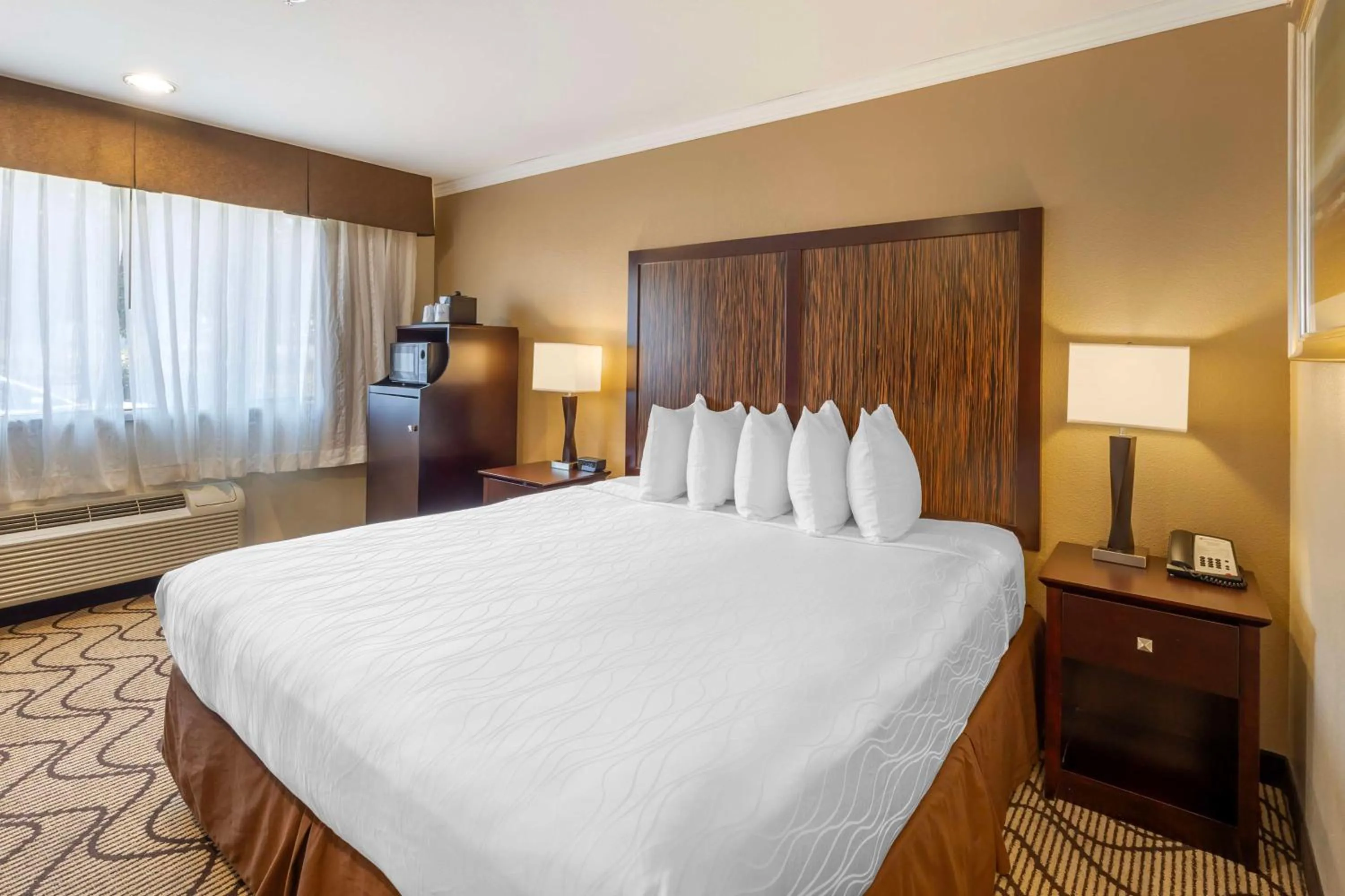 Bedroom, Bed in Best Western Plus Orchid Hotel & Suites