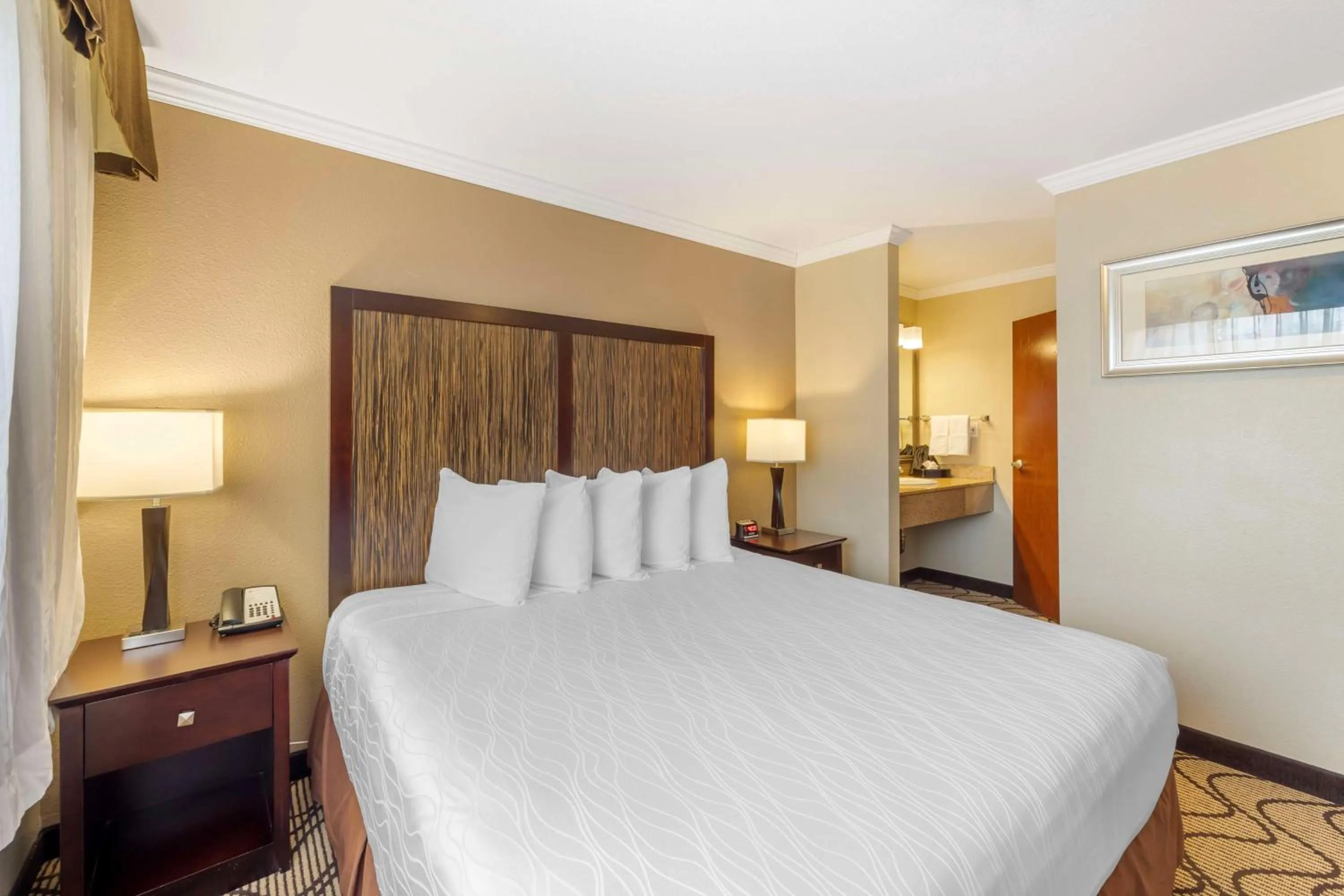 Bedroom, Bed in Best Western Plus Orchid Hotel & Suites