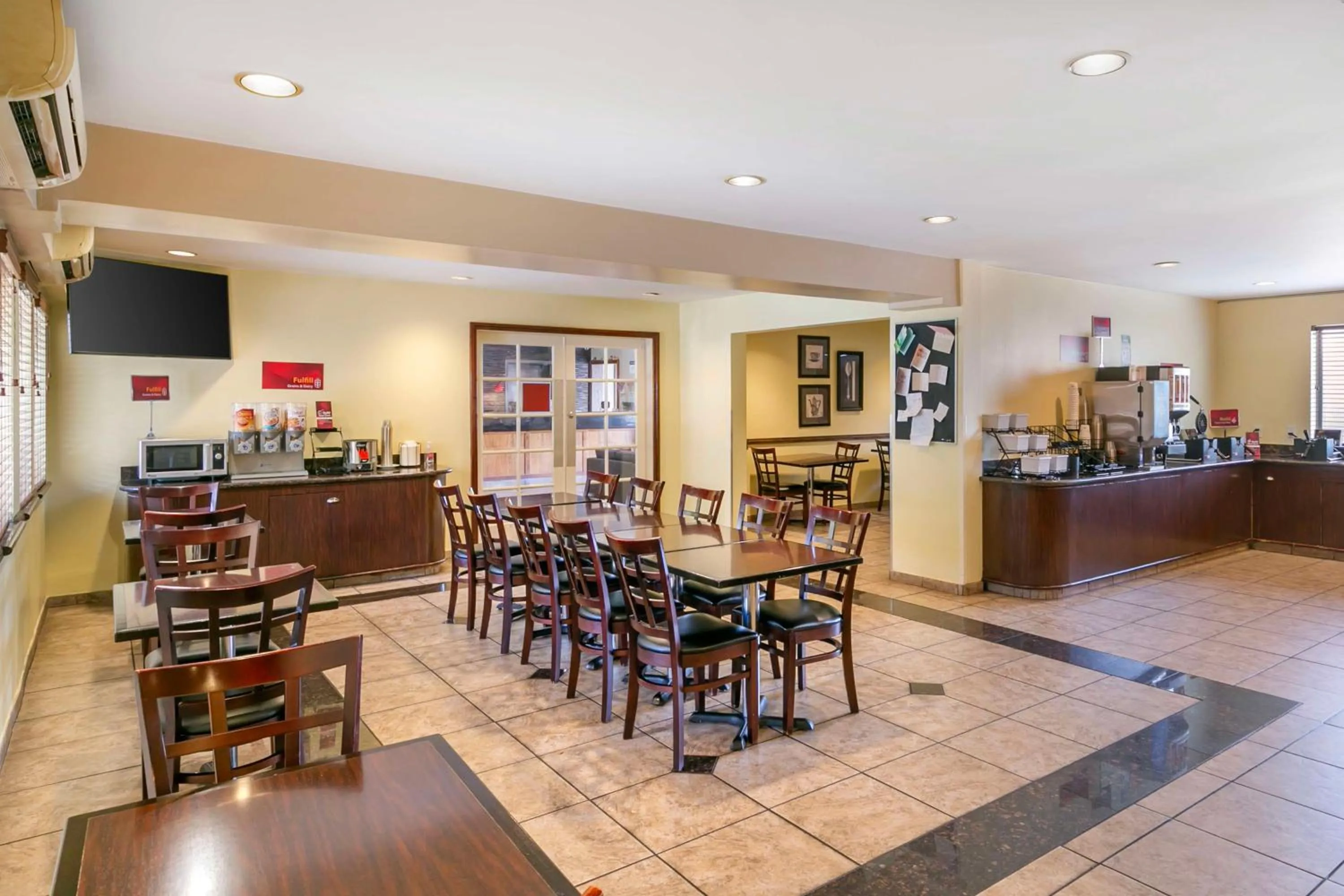 Breakfast in Best Western Plus Orchid Hotel & Suites