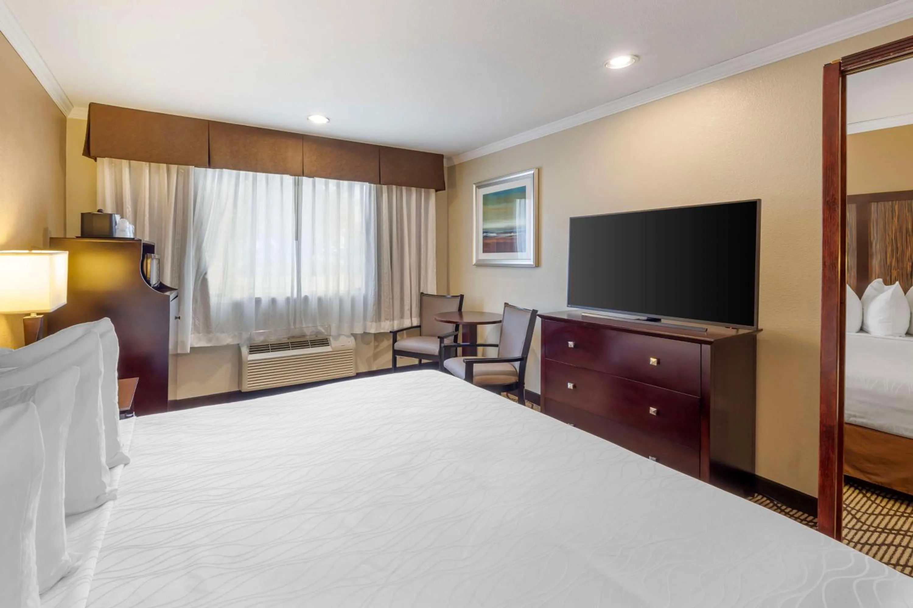 Bedroom, Bed in Best Western Plus Orchid Hotel & Suites