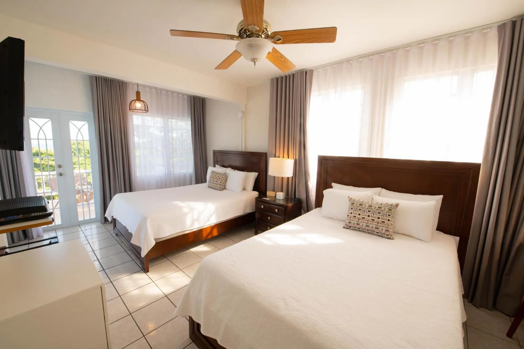 Bed in Lazy Parrot Inn