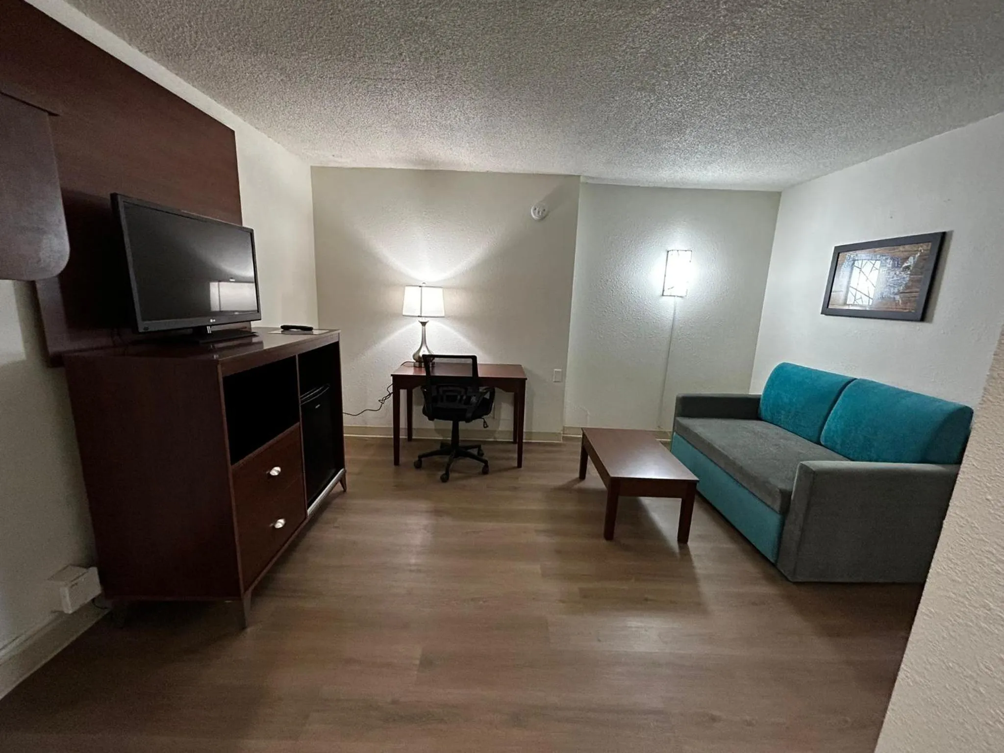 Bed in Econo Lodge Inn & Suites Chambersburg Central