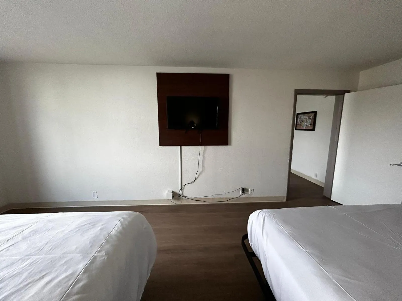 Bed in Econo Lodge Inn & Suites Chambersburg Central