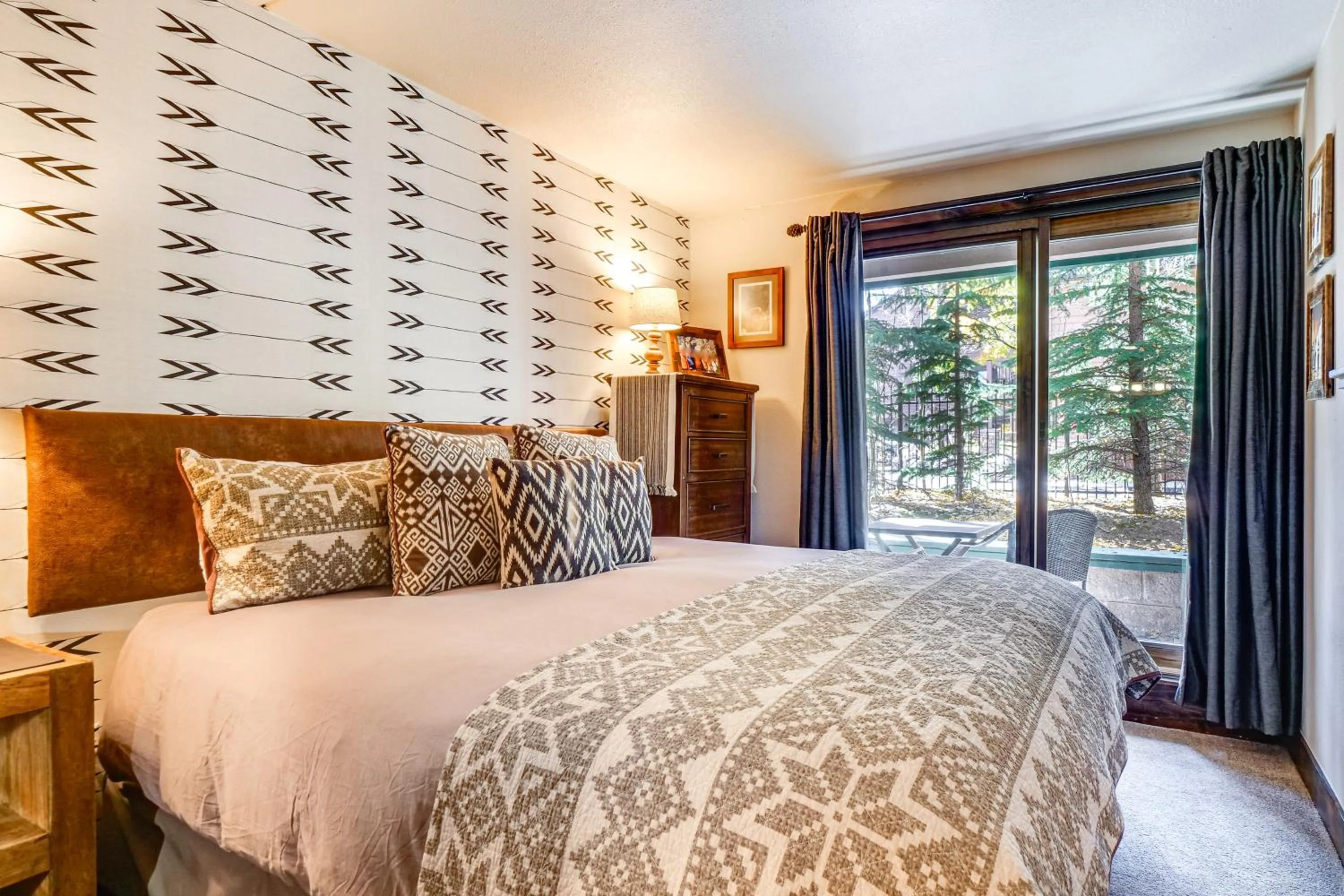 Bed in Breck Ski-InandSki-Out Condo Near Main Street!