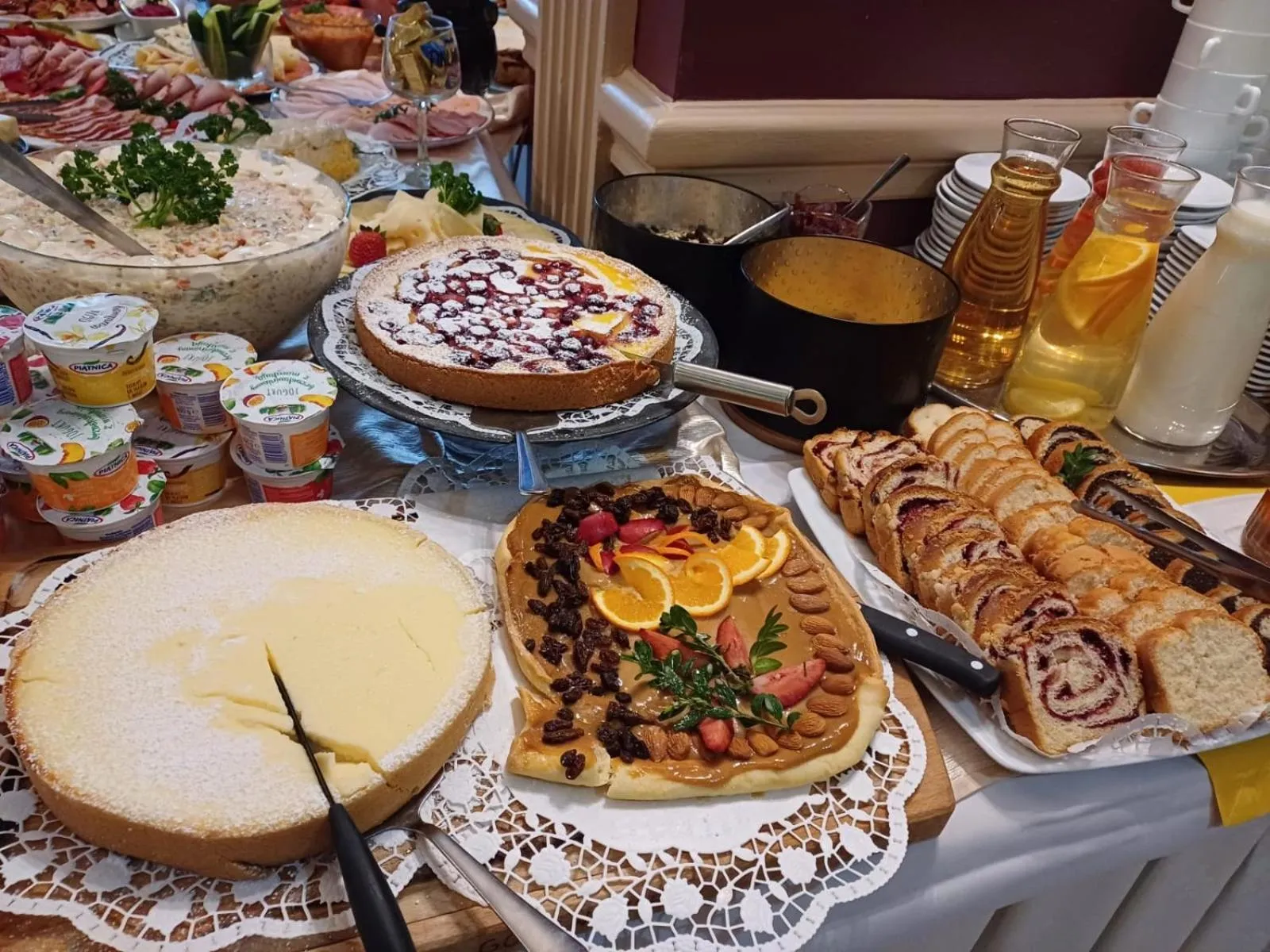 Restaurant/places to eat in Rezydencja Izabella