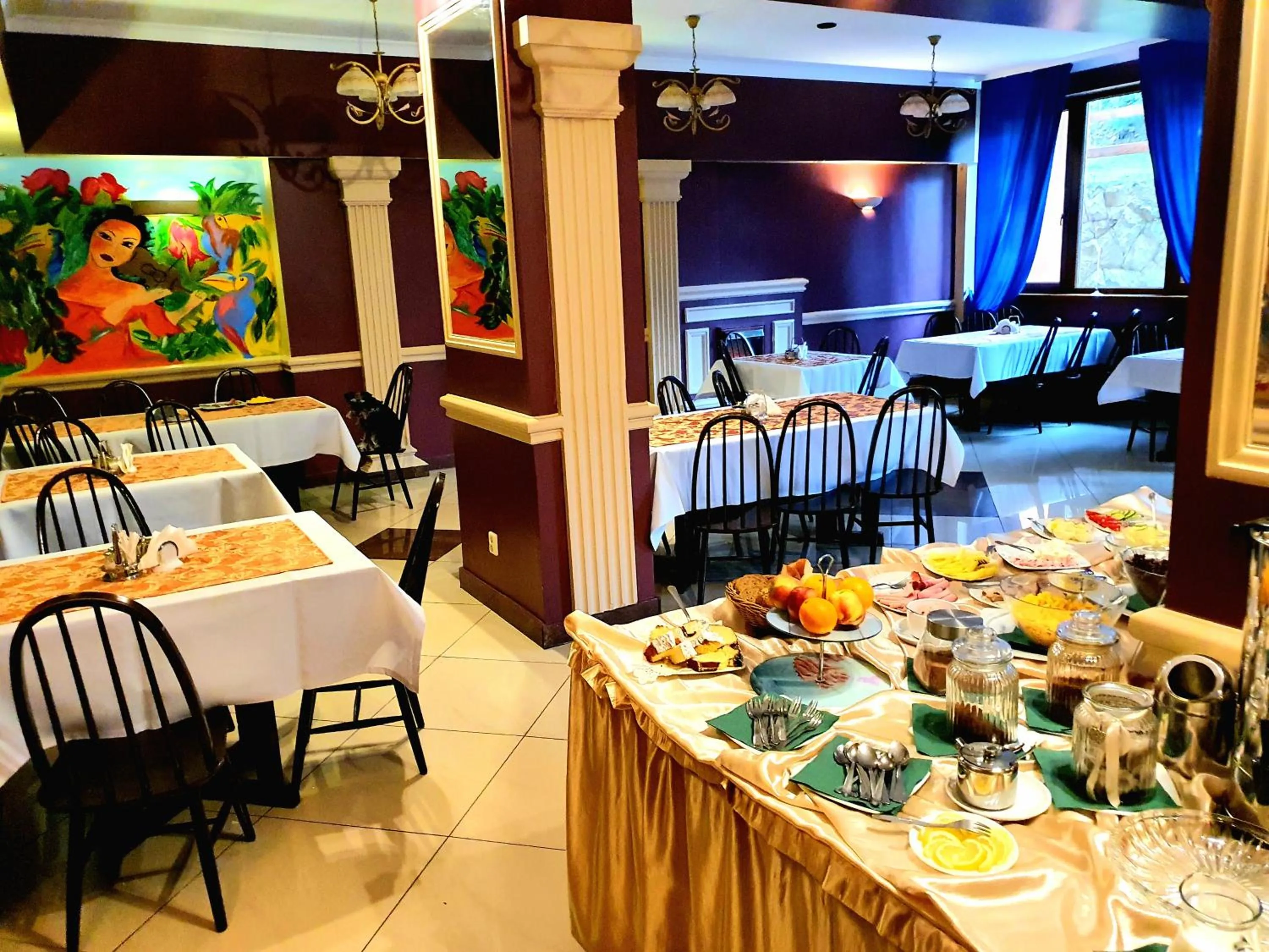 Restaurant/places to eat in Rezydencja Izabella