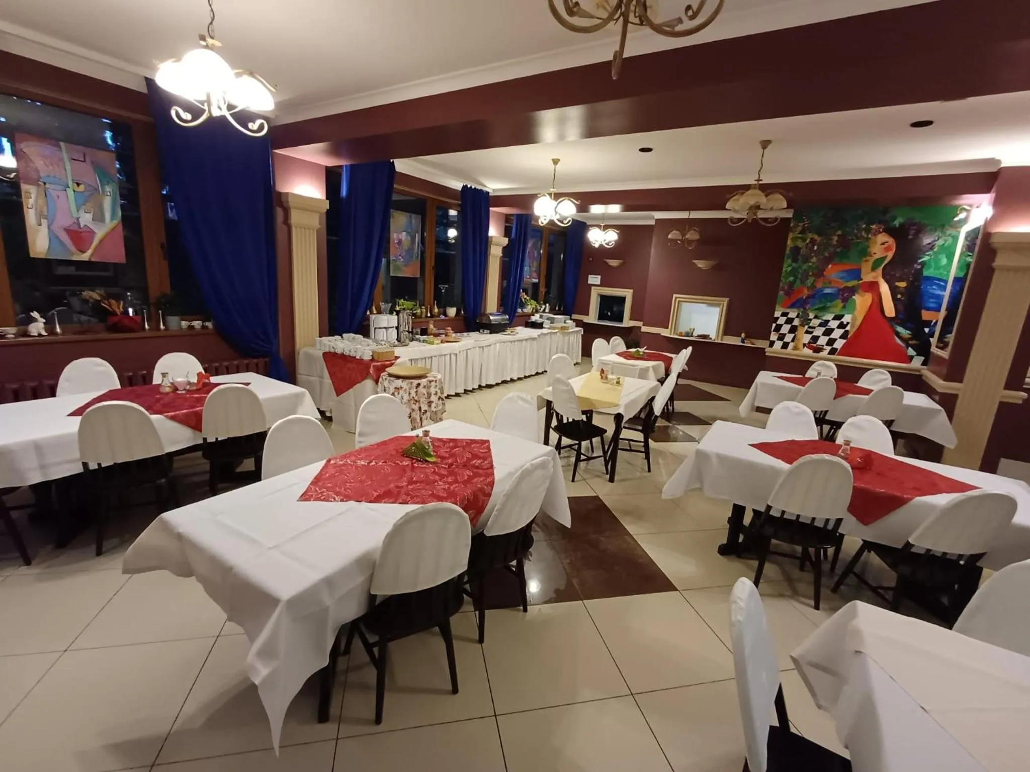 Restaurant/places to eat in Rezydencja Izabella