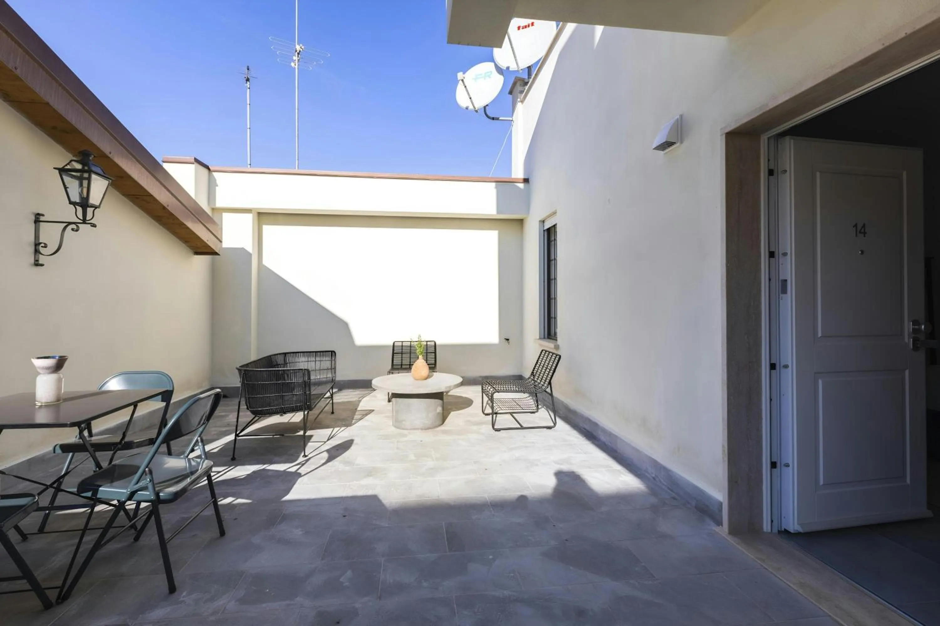 Photo of the whole room in Sonder by Marriott Bonvoy San Lorenzo Apartments