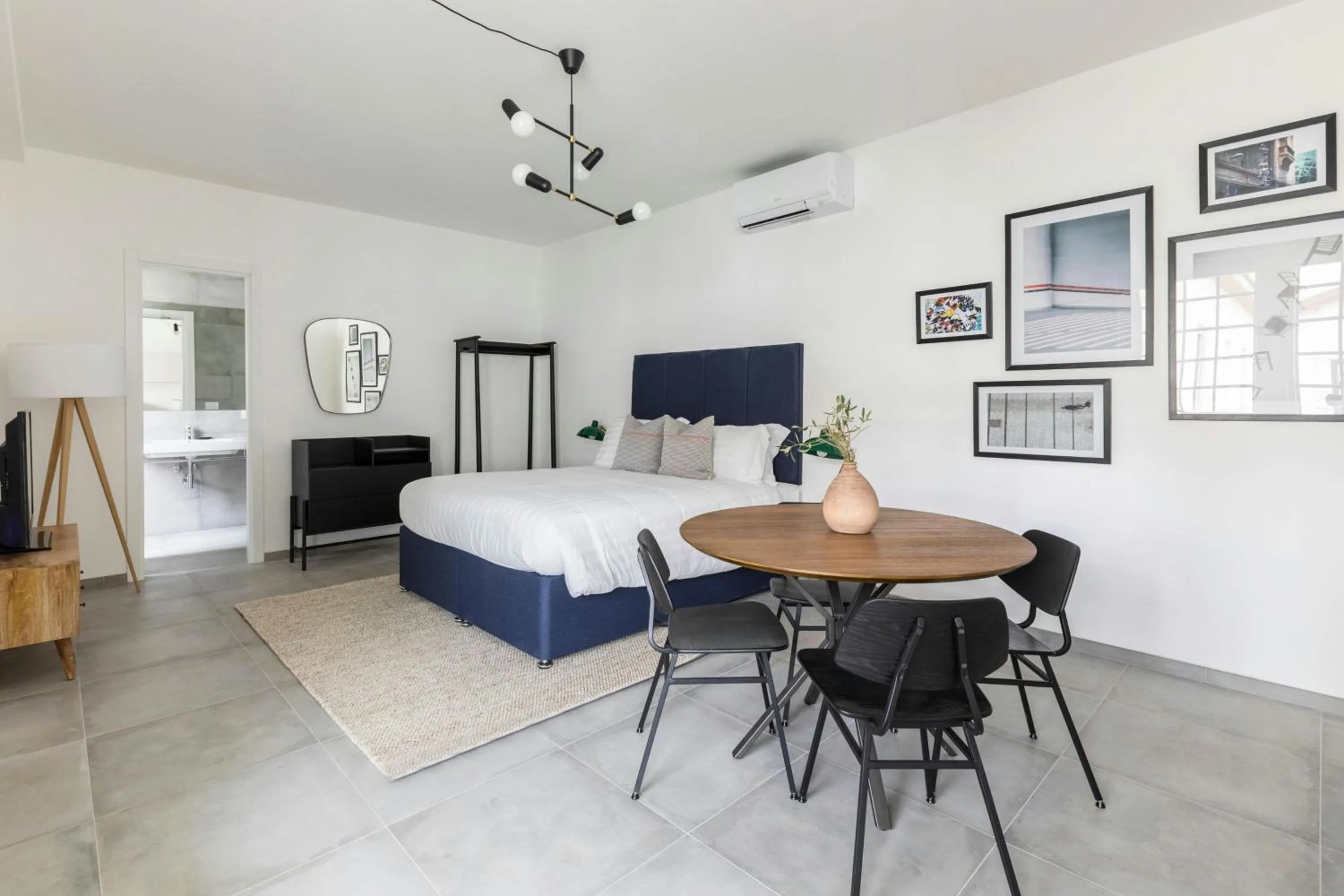 Bedroom, Bed in Sonder by Marriott Bonvoy San Lorenzo Apartments