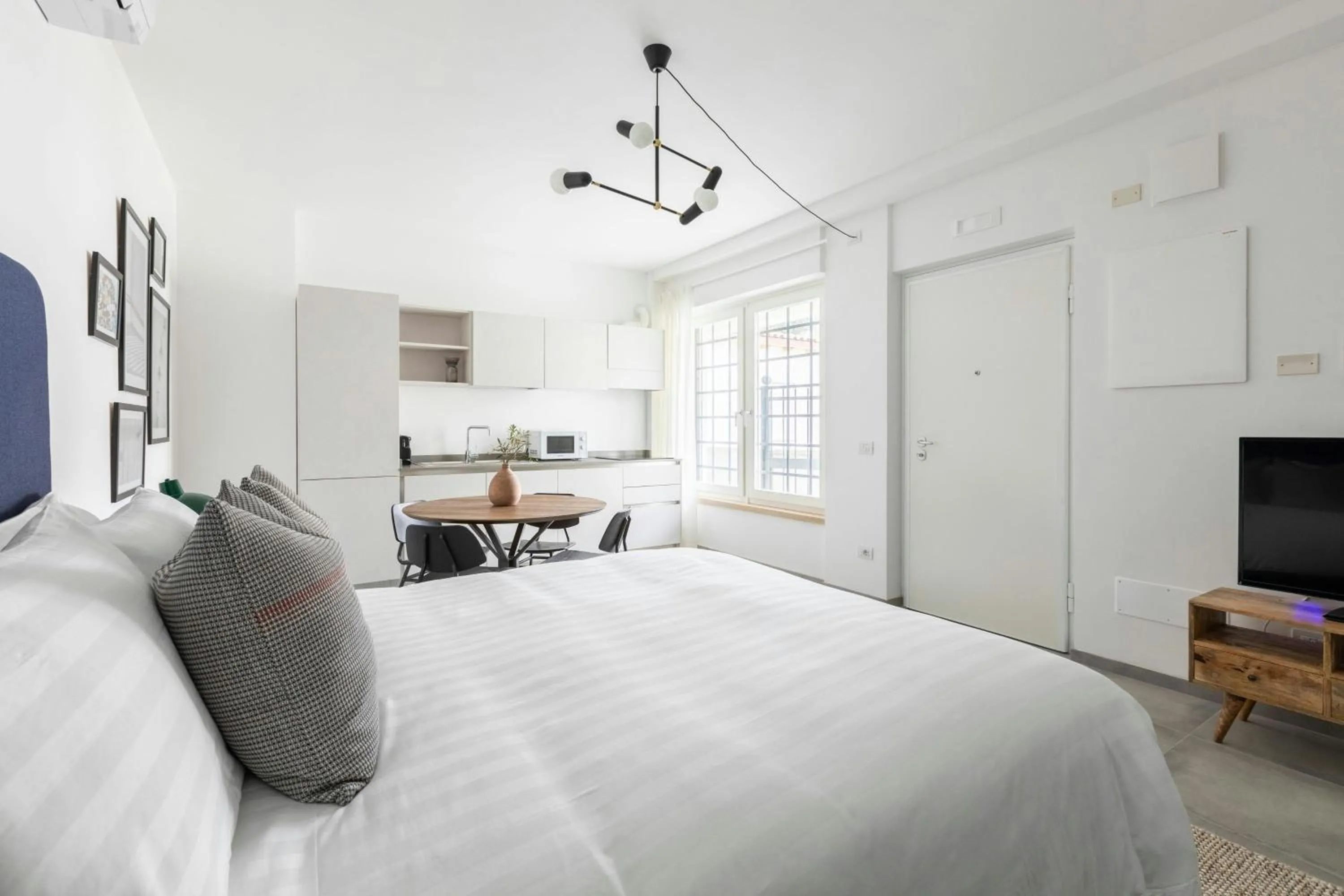 Bedroom, Bed in Sonder by Marriott Bonvoy San Lorenzo Apartments