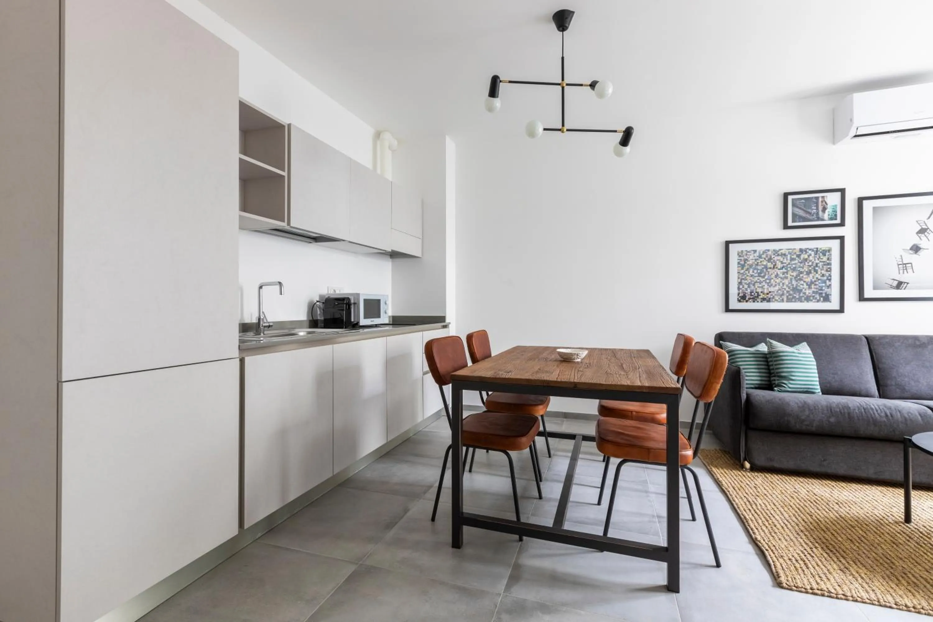 Two-Bedroom Apartment with Terrace in Bob W Rome San Lorenzo