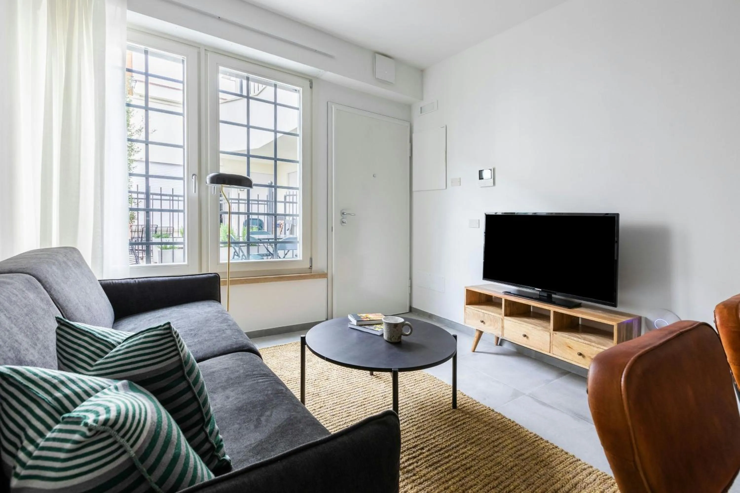 Living room in Sonder by Marriott Bonvoy San Lorenzo Apartments