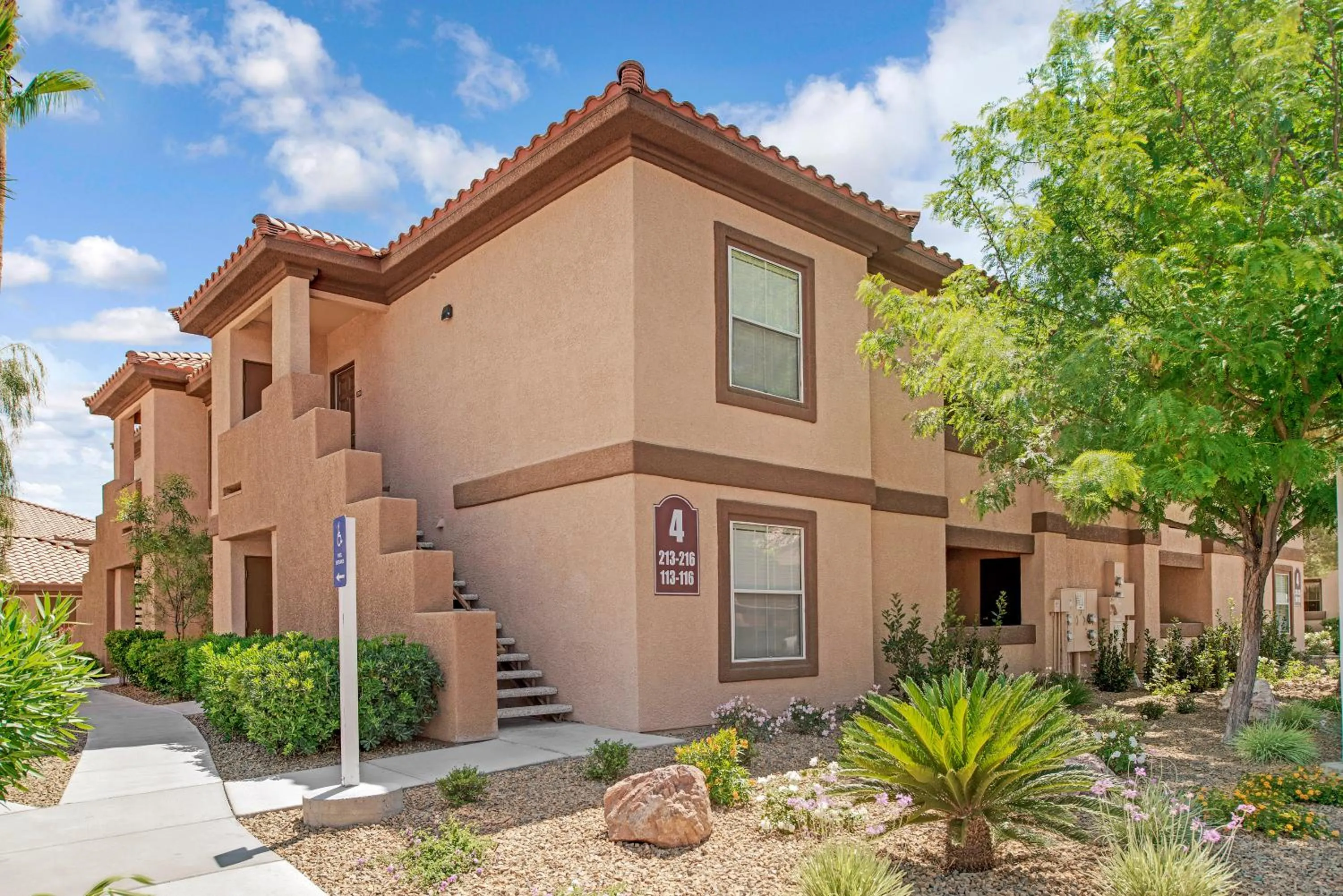 Property building in Hilton Vacation Club Desert Retreat Las Vegas