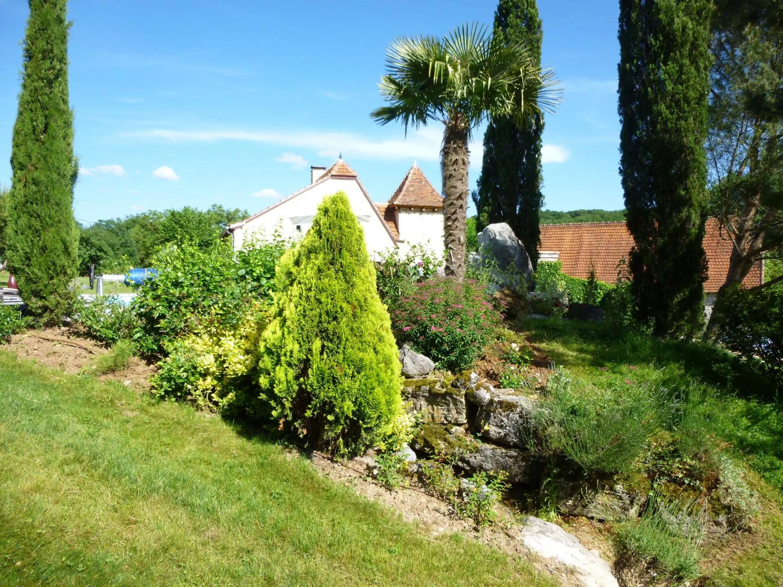 Garden view in Au Mas de Gamet