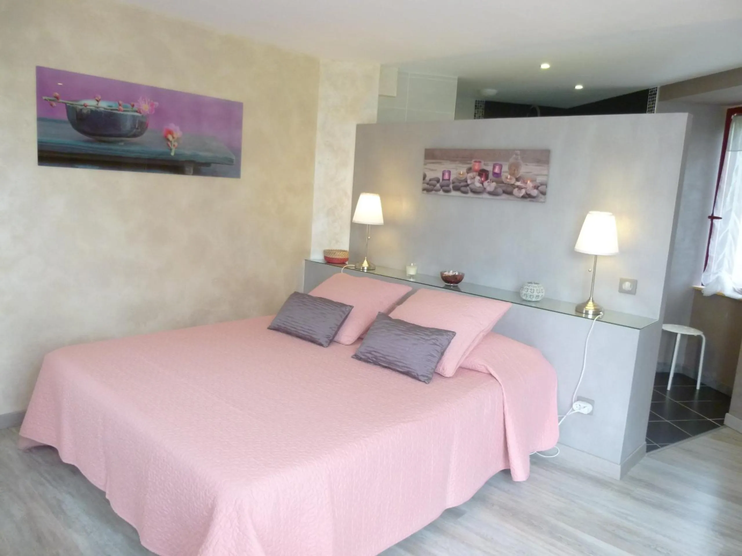 Photo of the whole room in Au Mas de Gamet