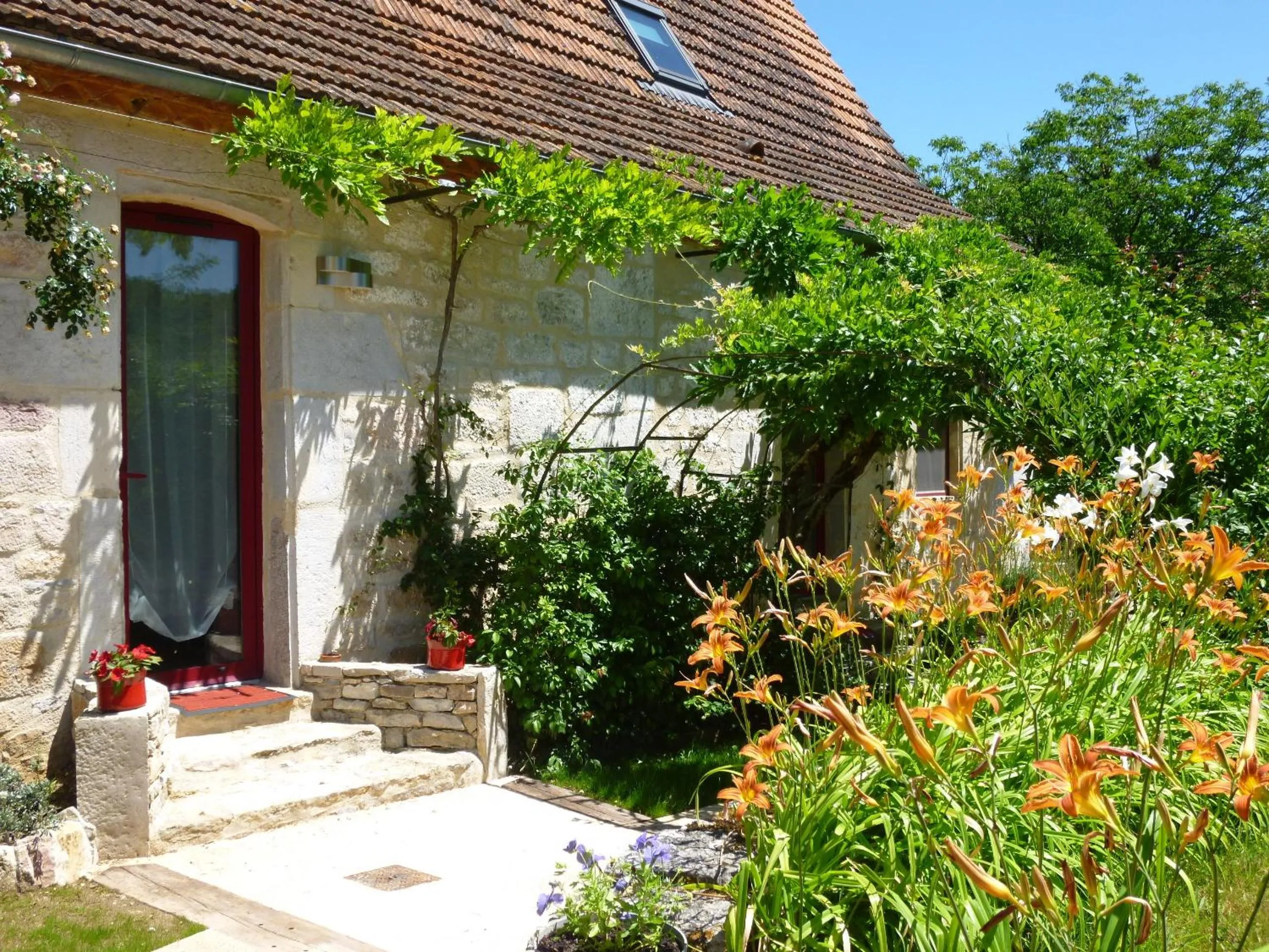 Facade/entrance in Au Mas de Gamet