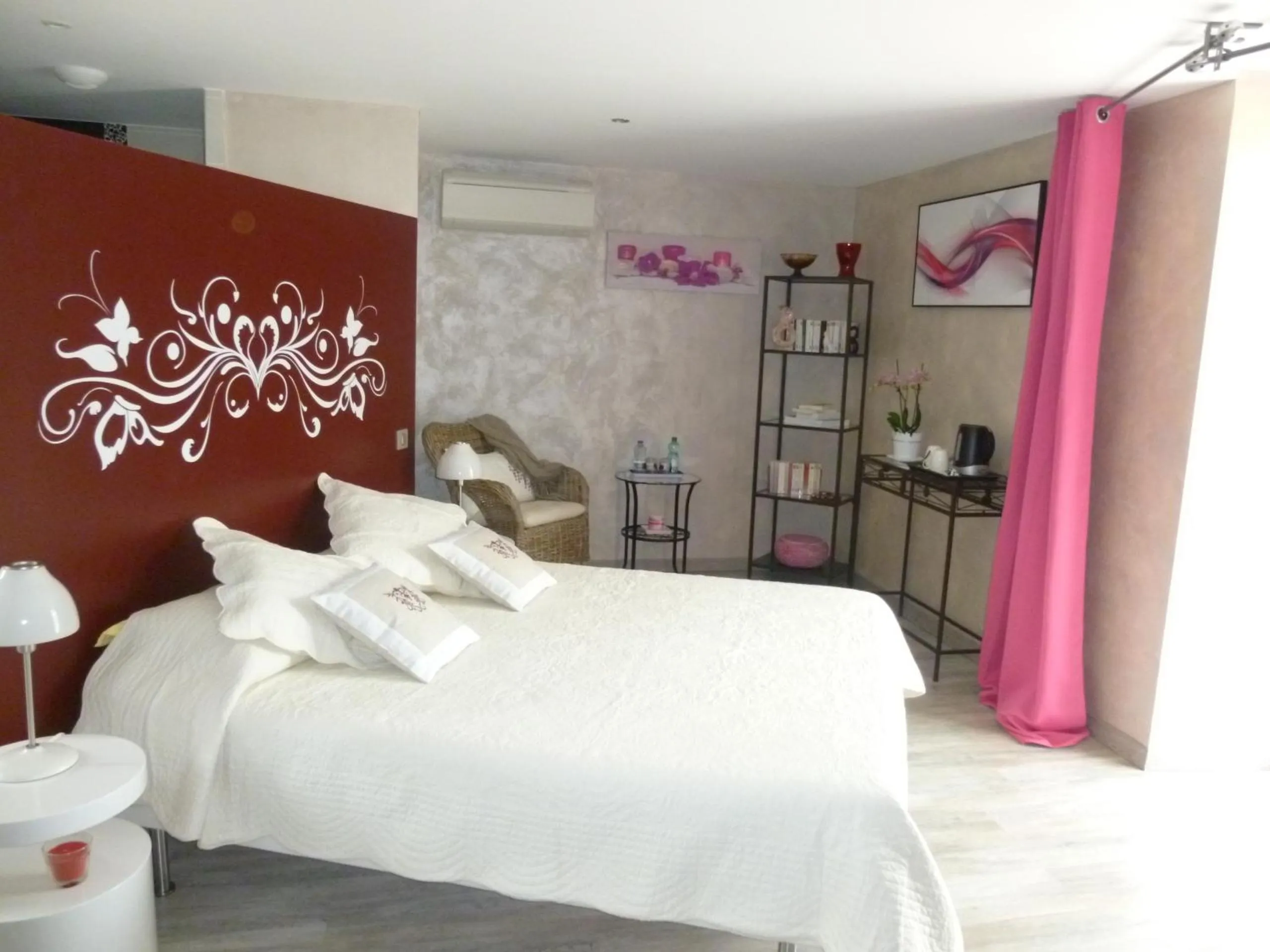 Photo of the whole room in Au Mas de Gamet