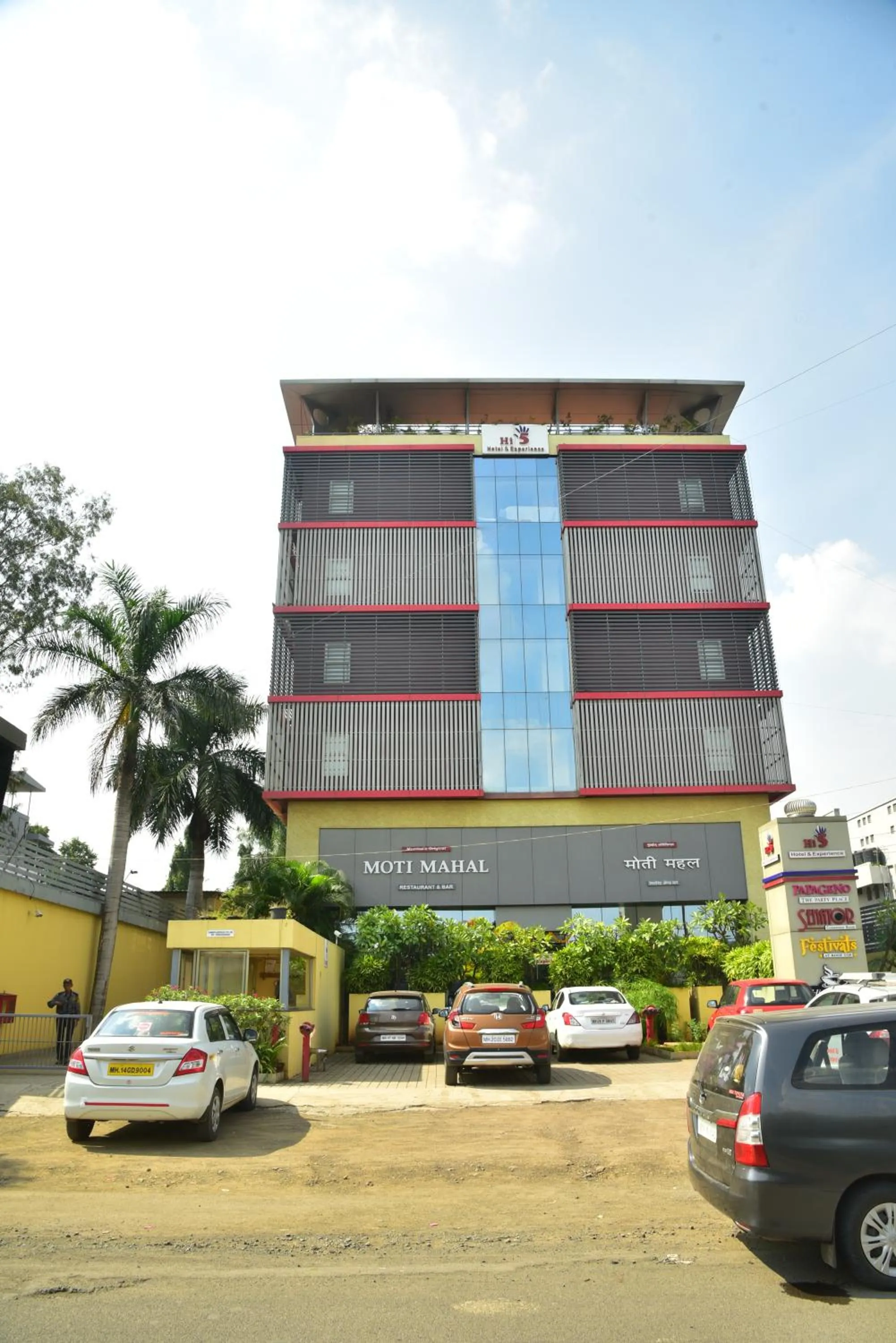 Property building in Hi 5 Hotel & Experience