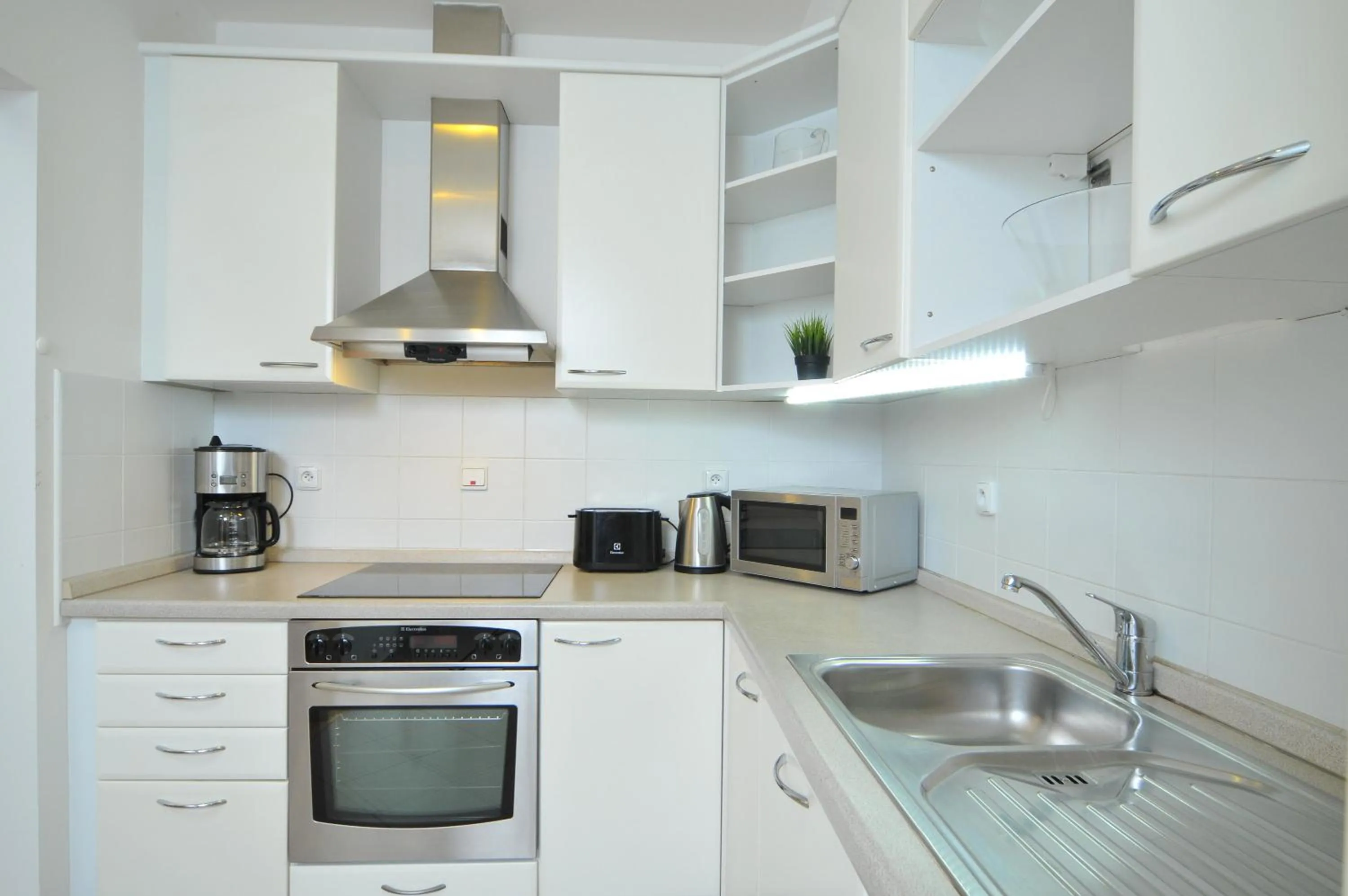 Coffee/tea facilities in Selinor Old Town Apartments