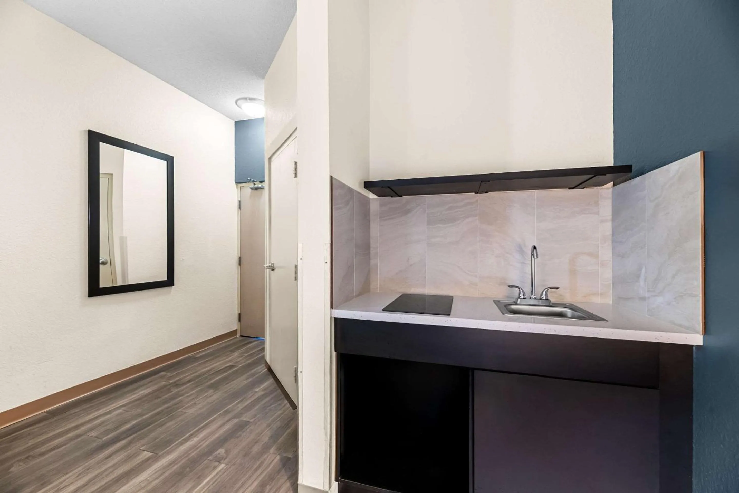 Bedroom in Suburban Studios Orlando - Ocoee-Winter Garden