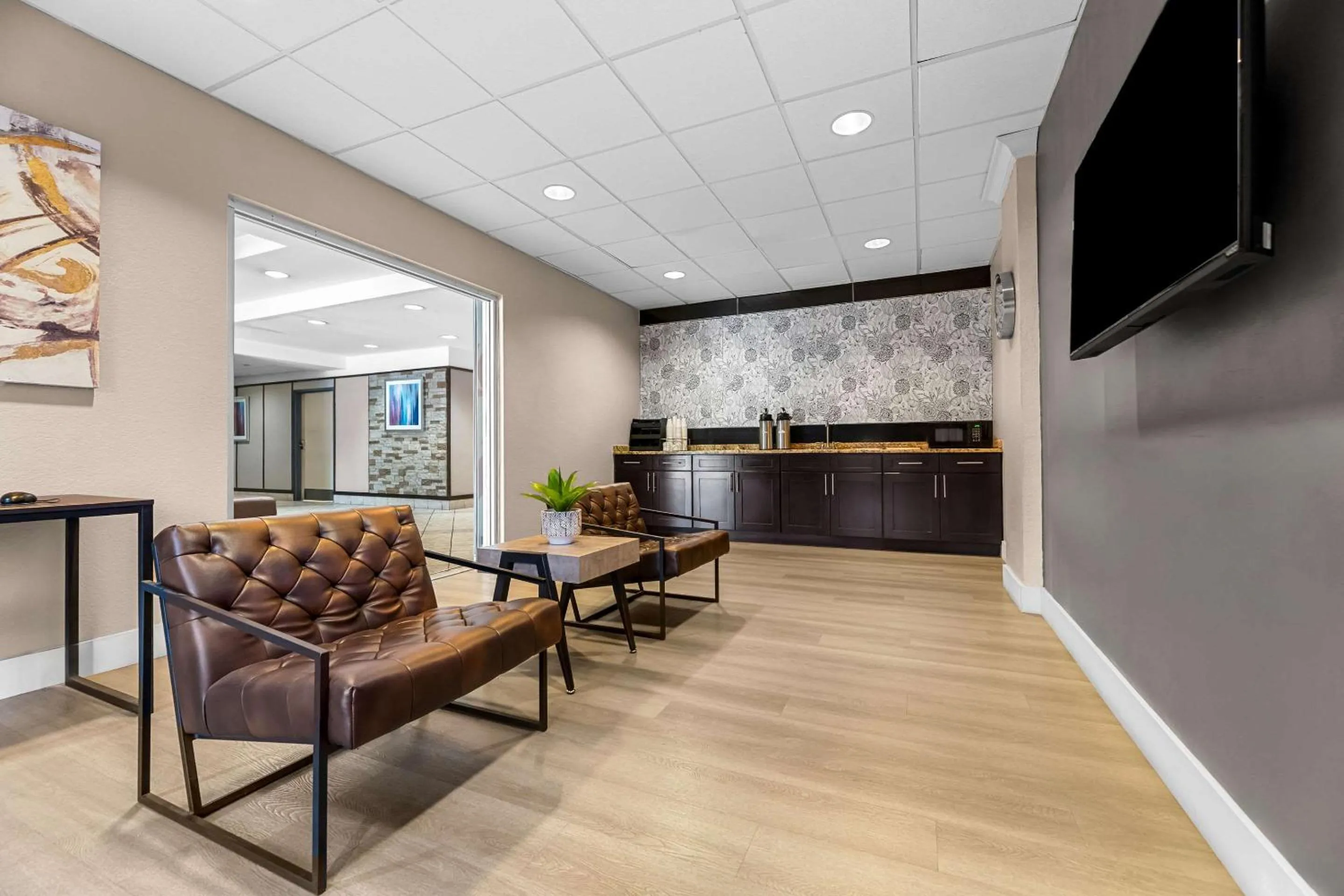 Lobby or reception in Suburban Studios Orlando - Ocoee-Winter Garden